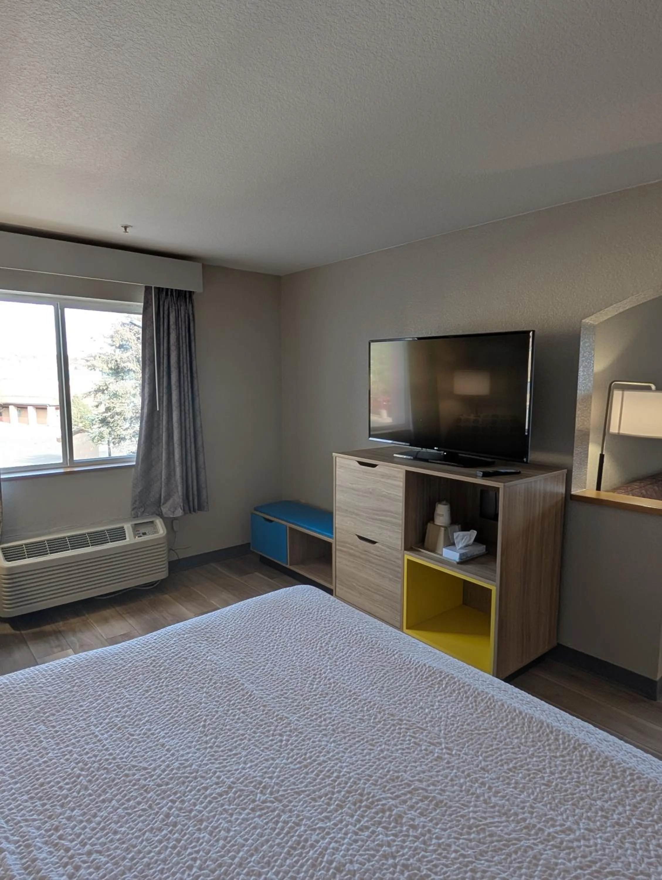 Bedroom, Bed in Days Inn & Suites by Wyndham Castle Rock