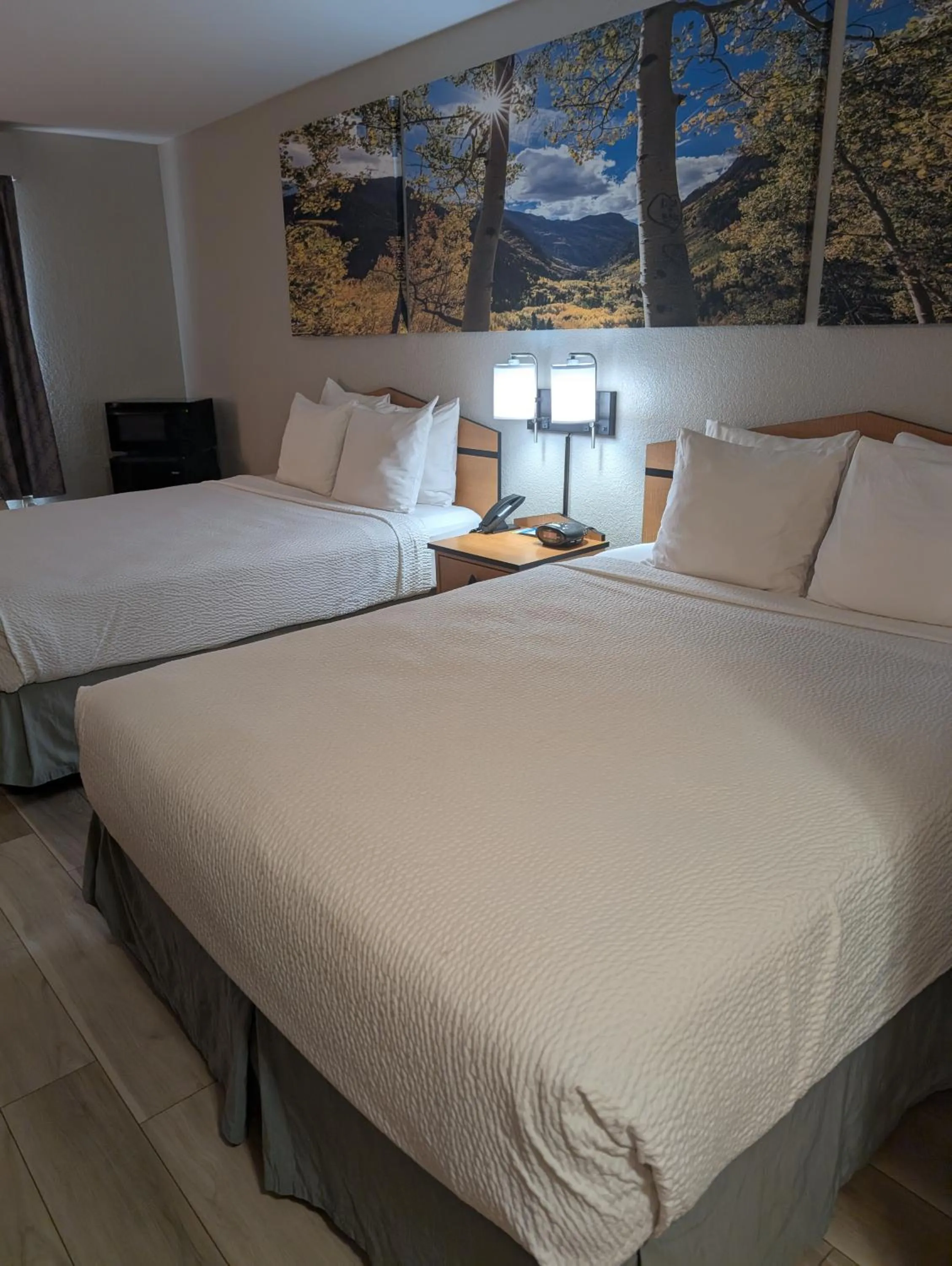 Queen Room with Two Queen Beds - Non-Smoking in Days Inn & Suites by Wyndham Castle Rock