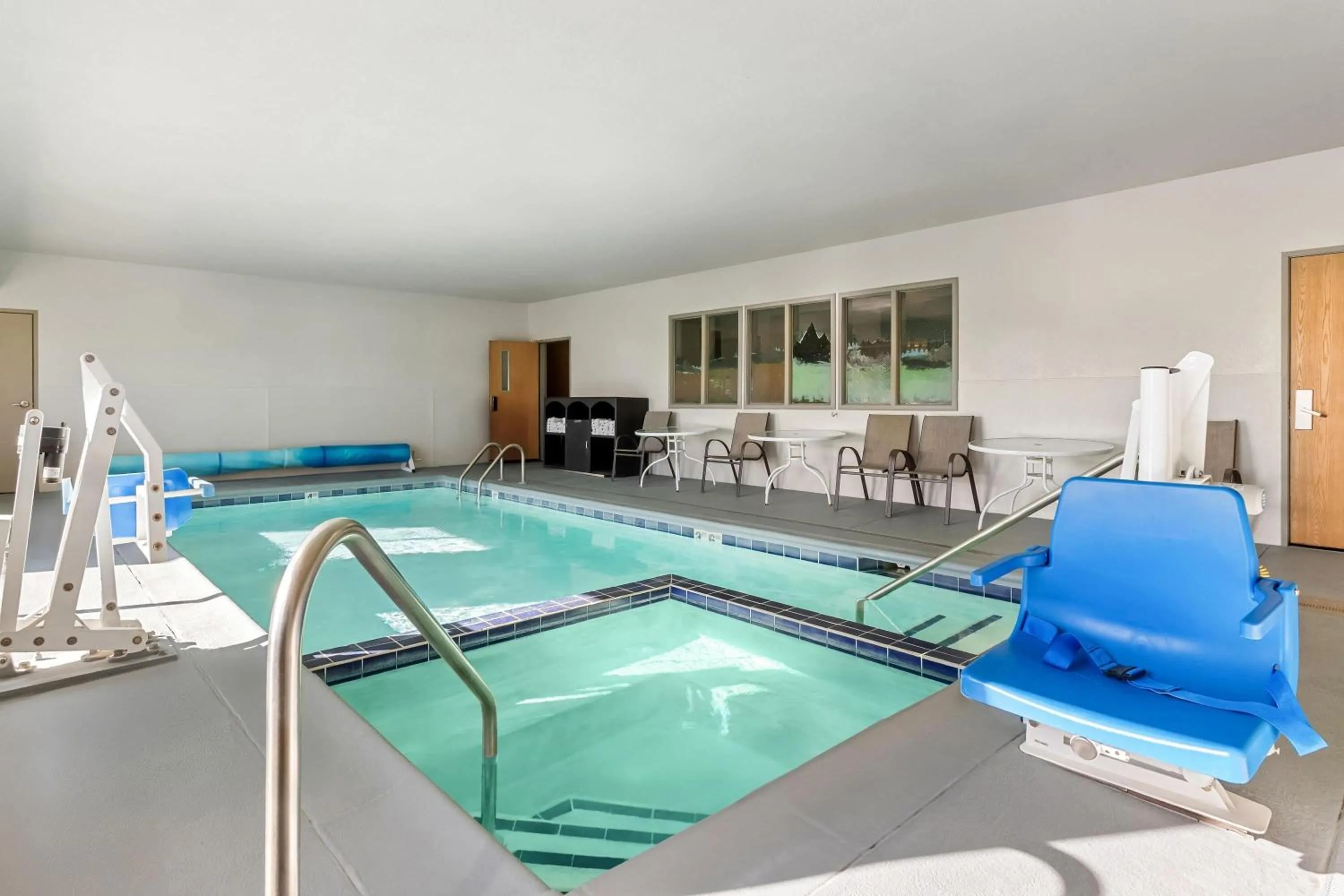 Swimming pool in Days Inn & Suites by Wyndham Castle Rock