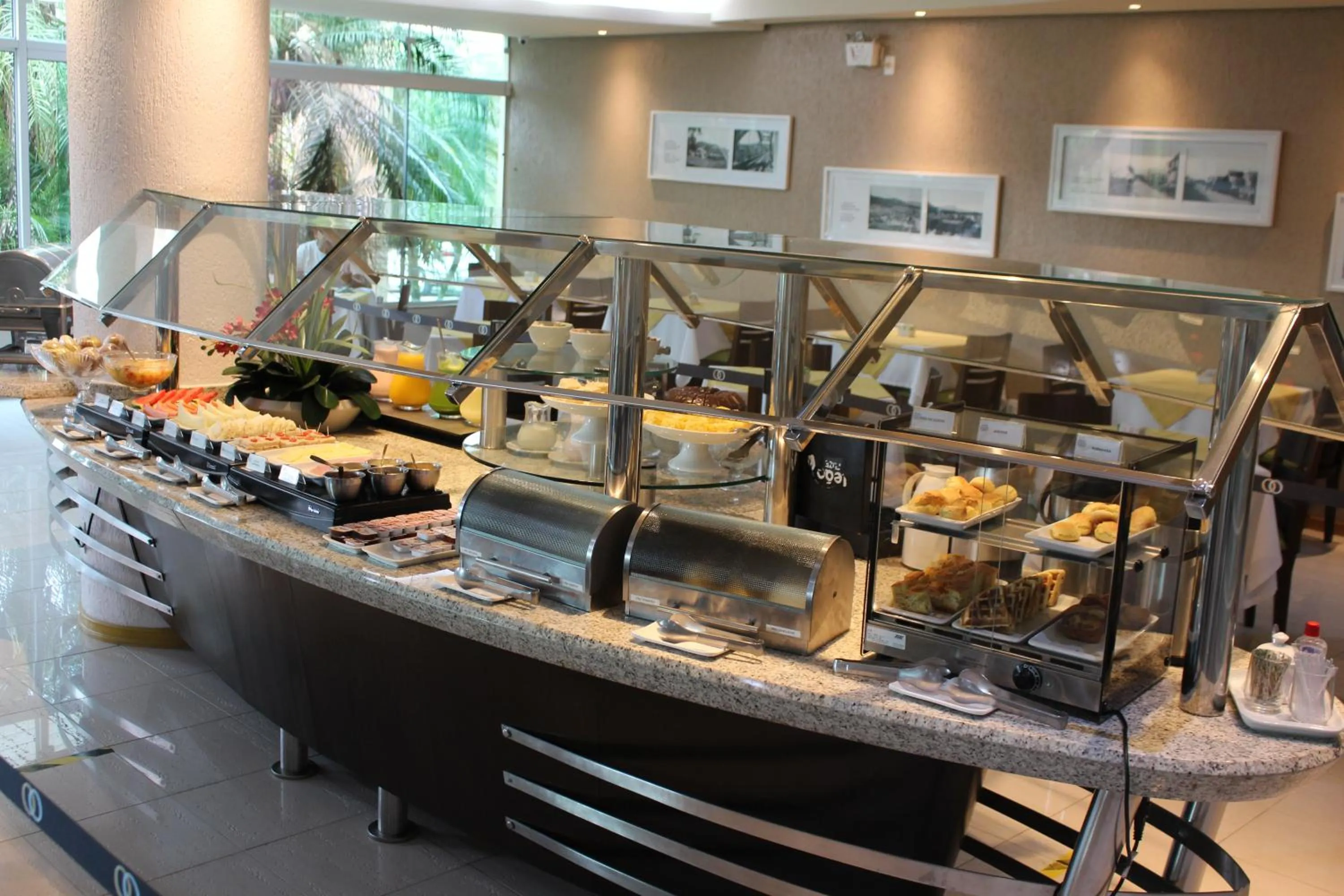 Food and drinks in Hotel Aliança Express