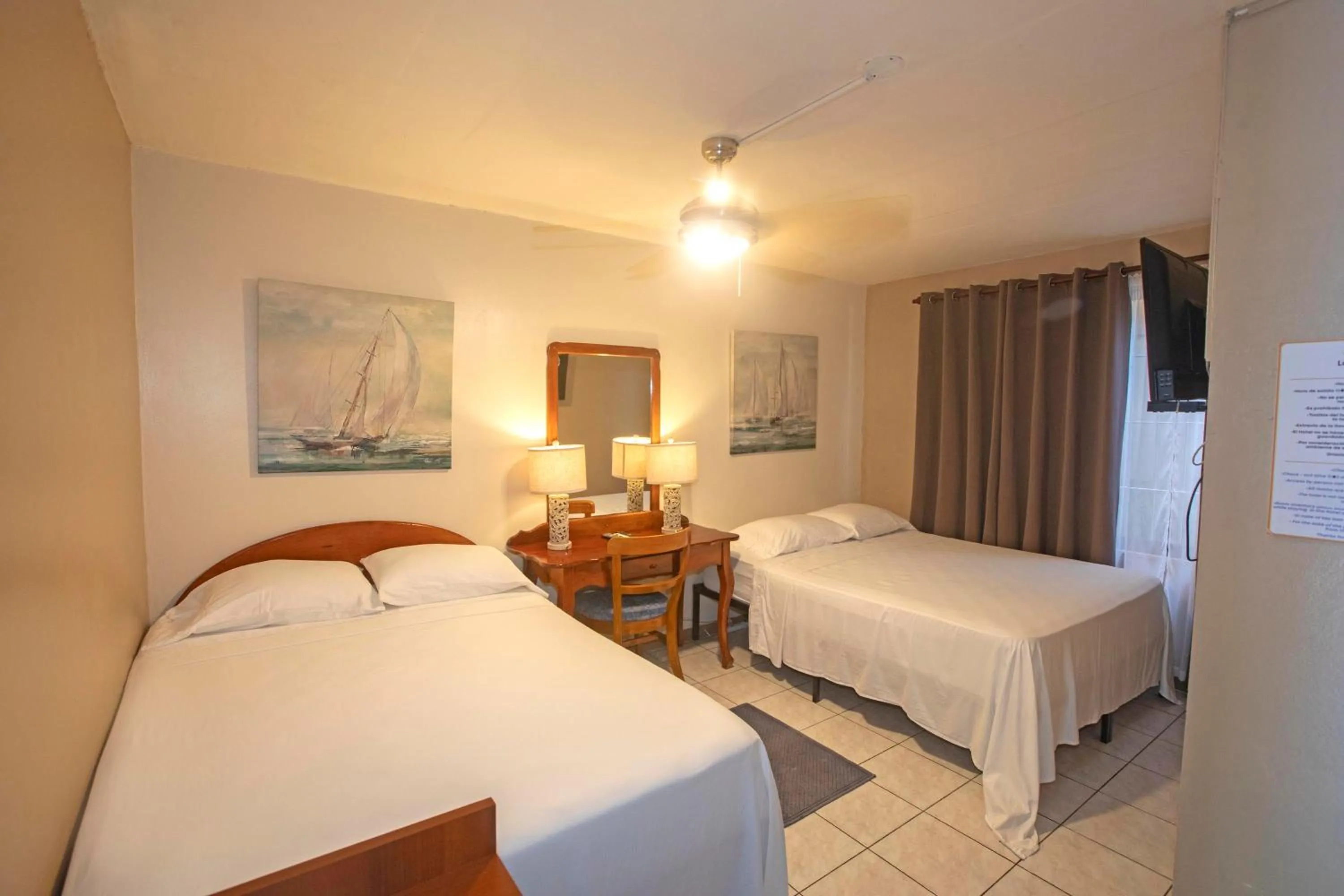 Photo of the whole room, Bed in Hotel Laura's House