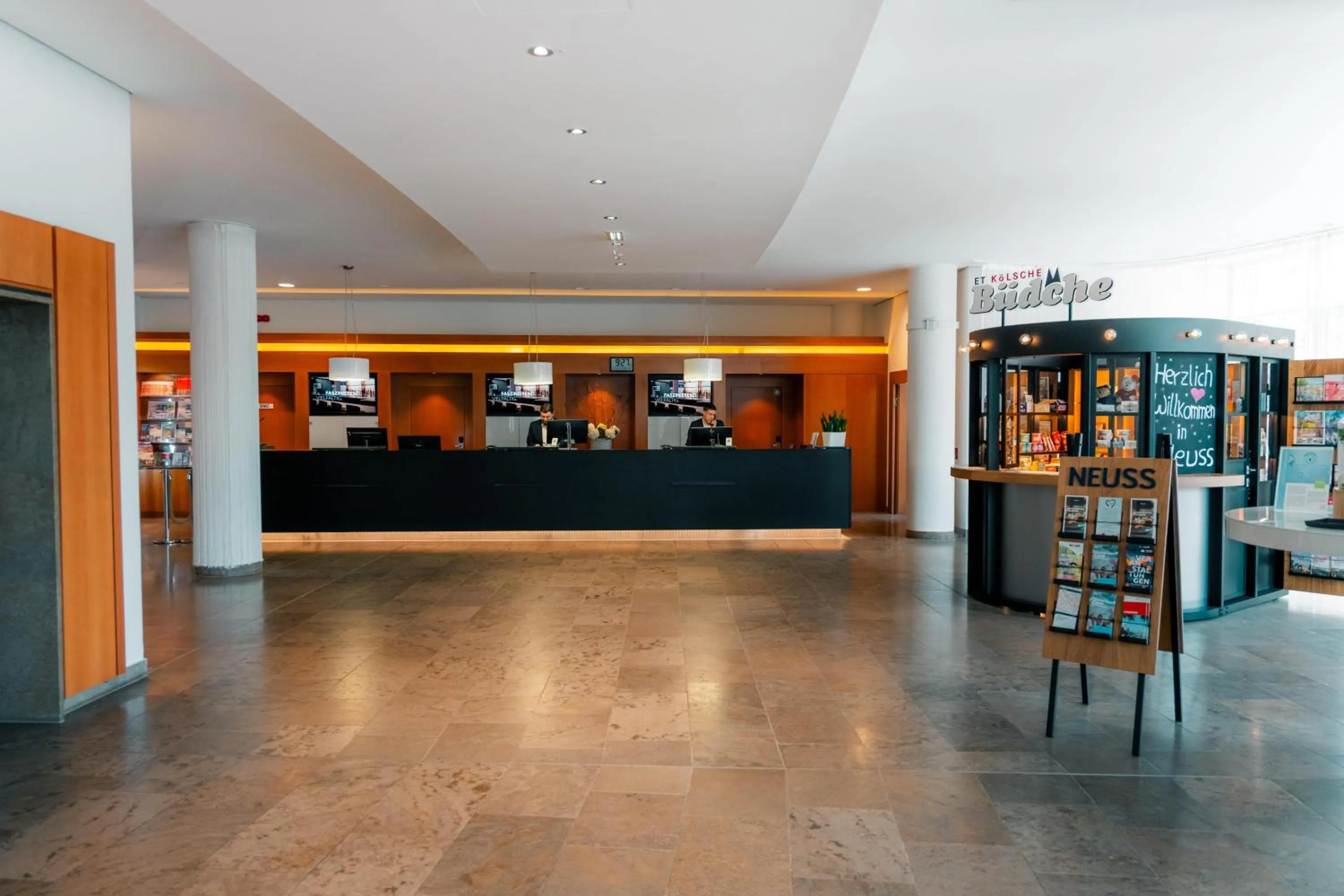 Lobby or reception in Dorint Kongresshotel Düsseldorf/Neuss