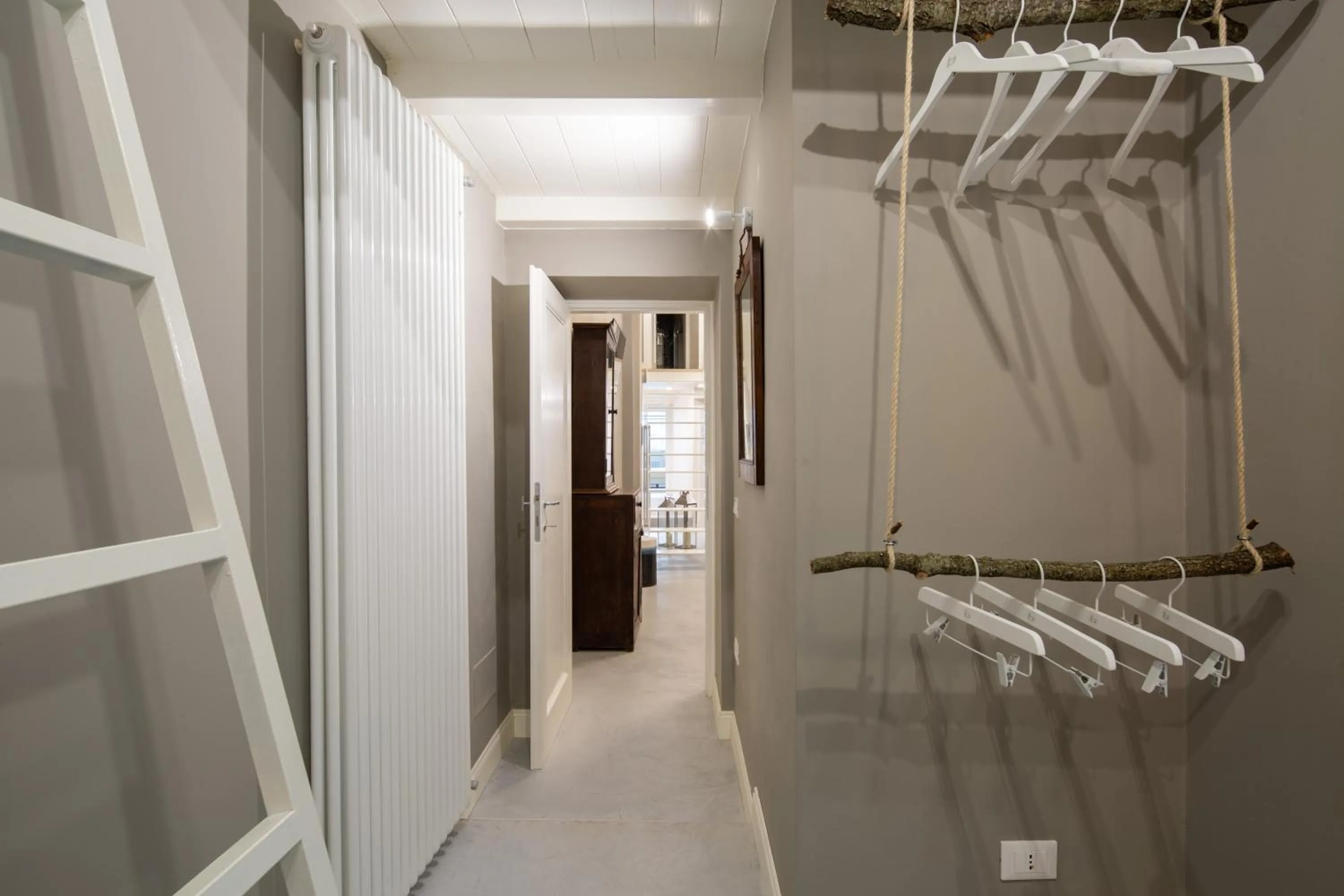 Decorative detail in Casa Velluti Deluxe by Mmega