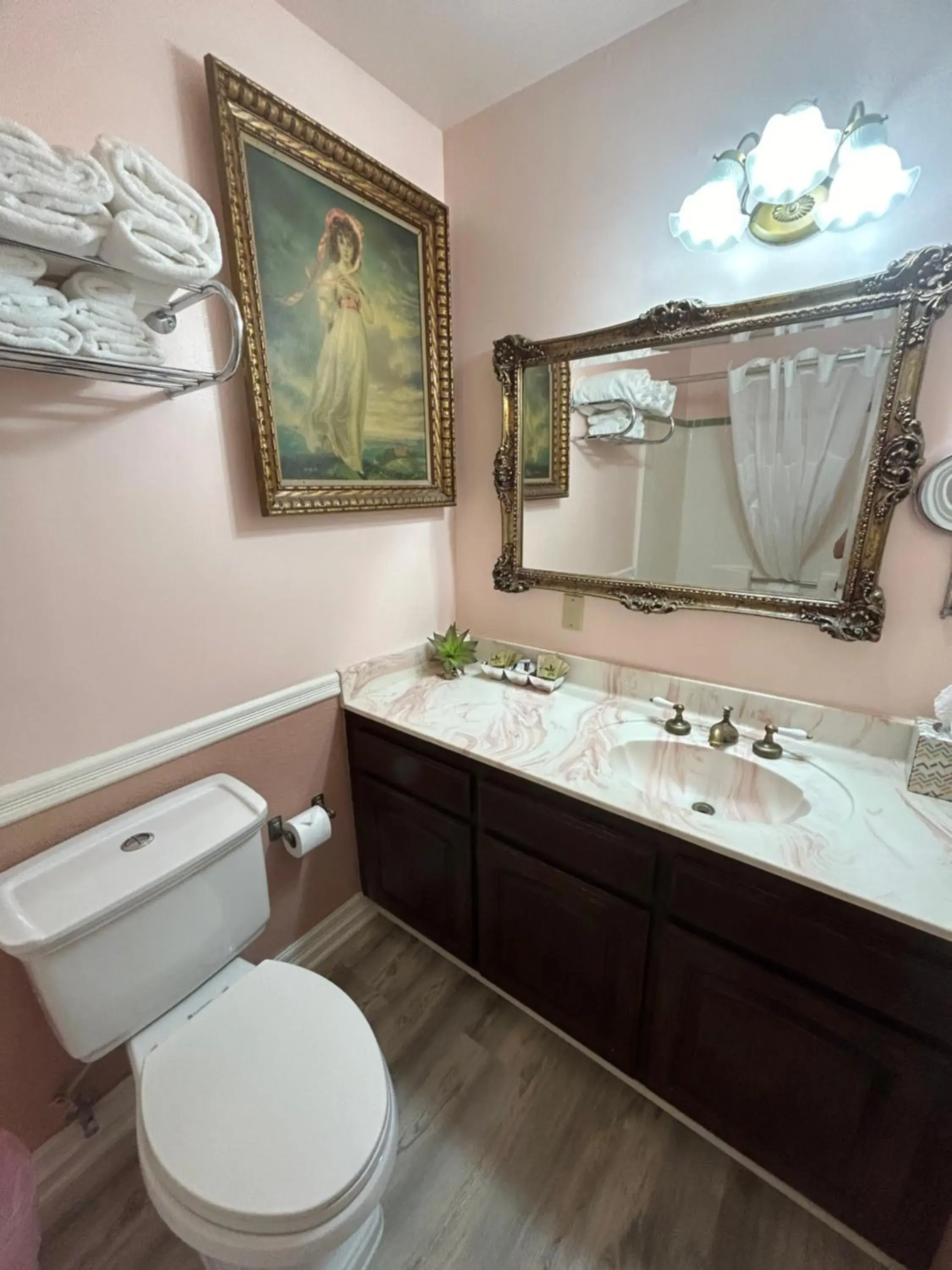 Double Room with Lake View in Arrowhead Lake Inn Double Room with Lake View in Arrowhead Lake Inn