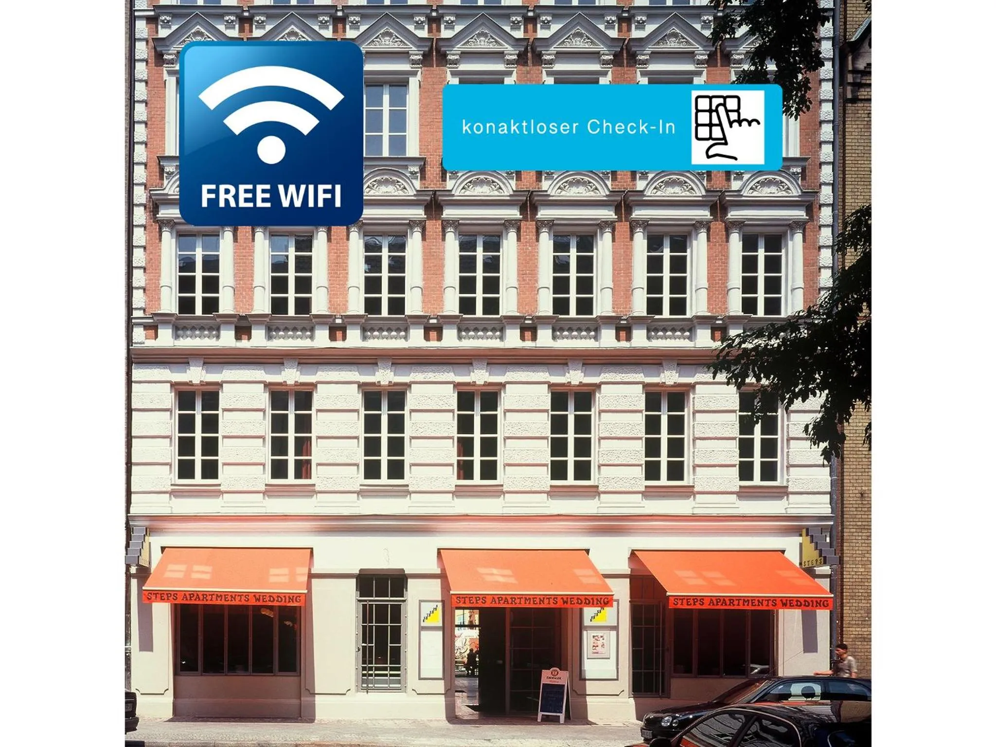 Facade/entrance in Steps-Hotel