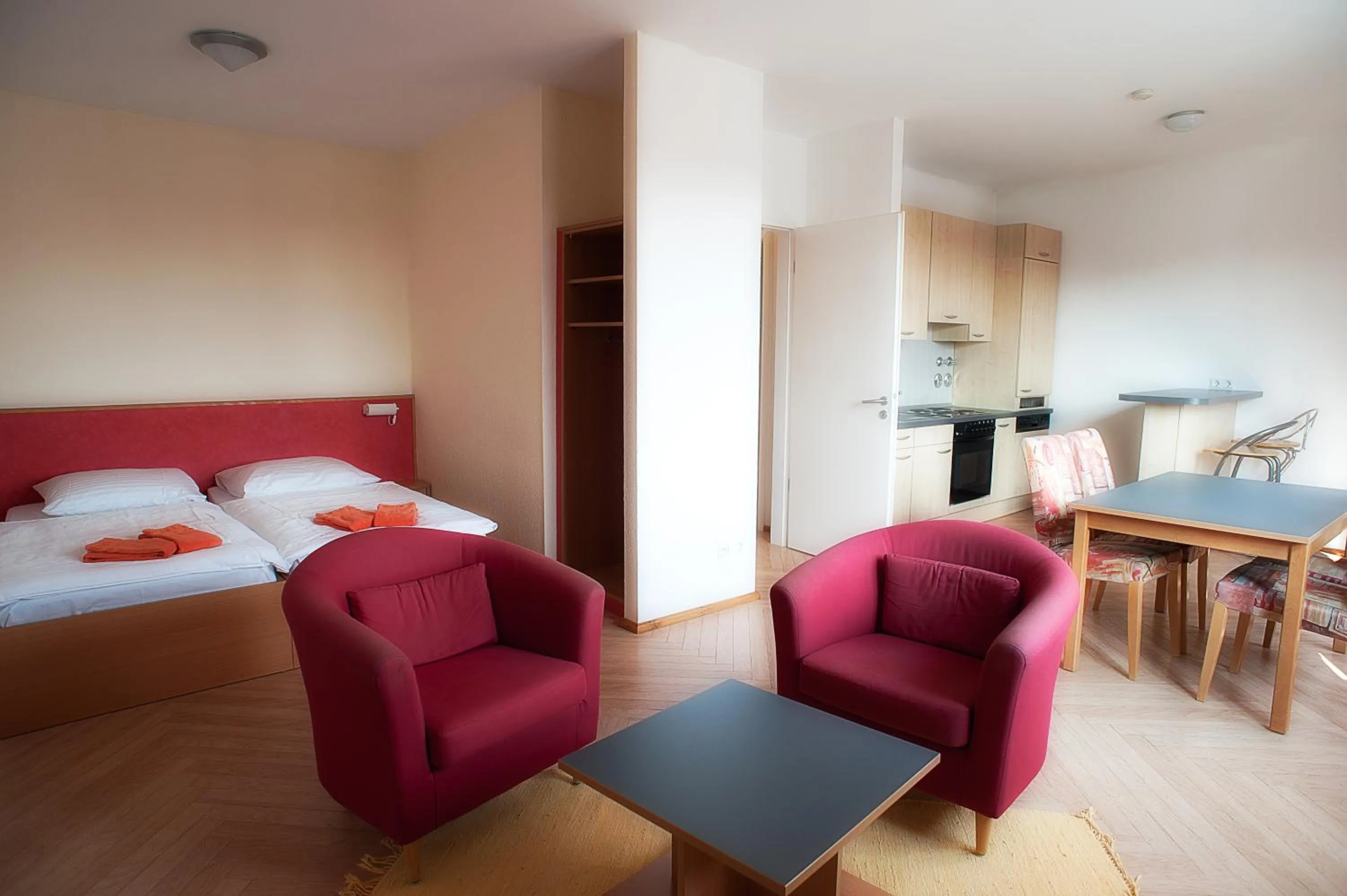 Photo of the whole room, Bed in Steps-Hotel