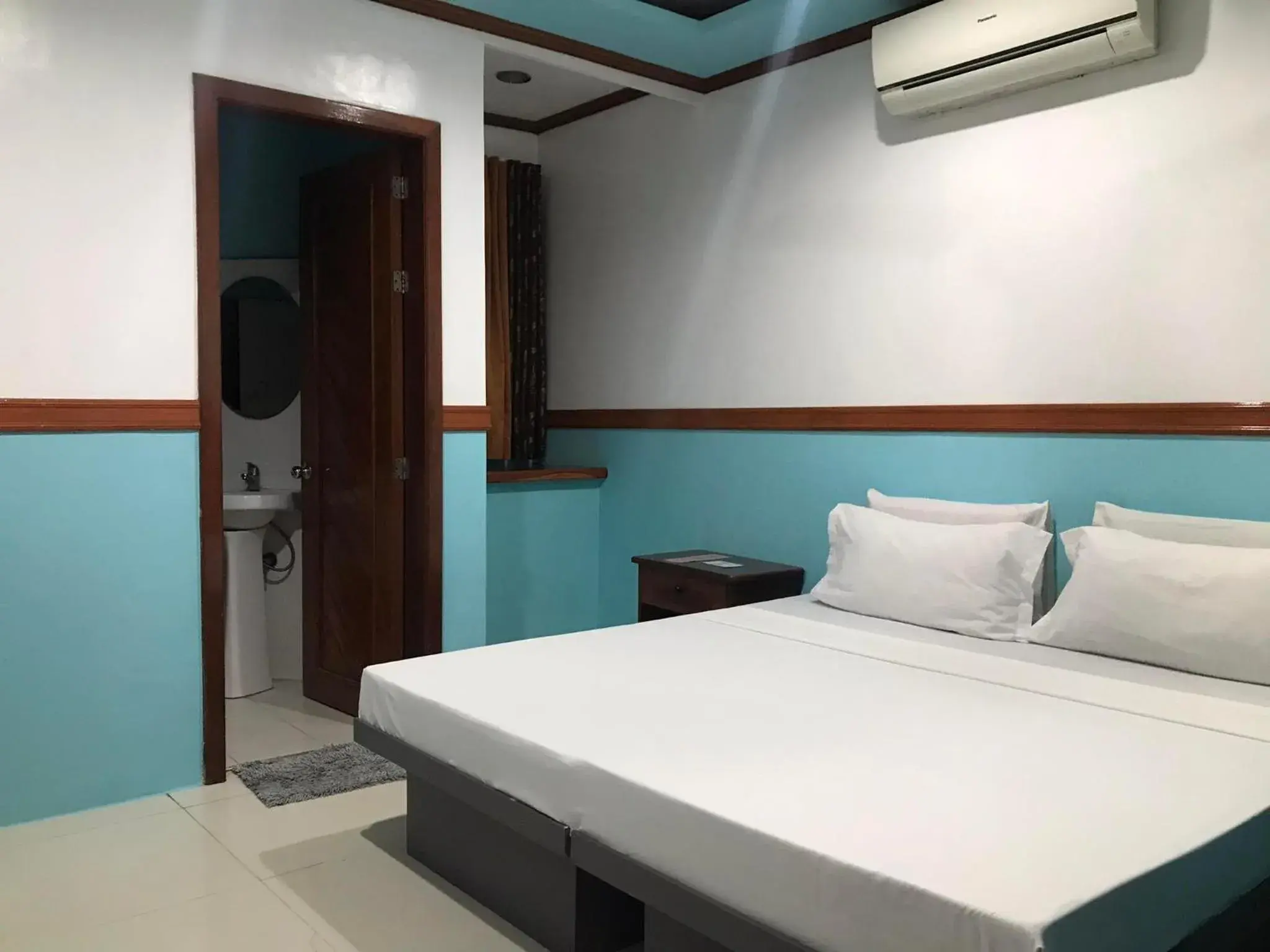 Standard Queen Room in SG Hotel Standard Queen Room in SG Hotel