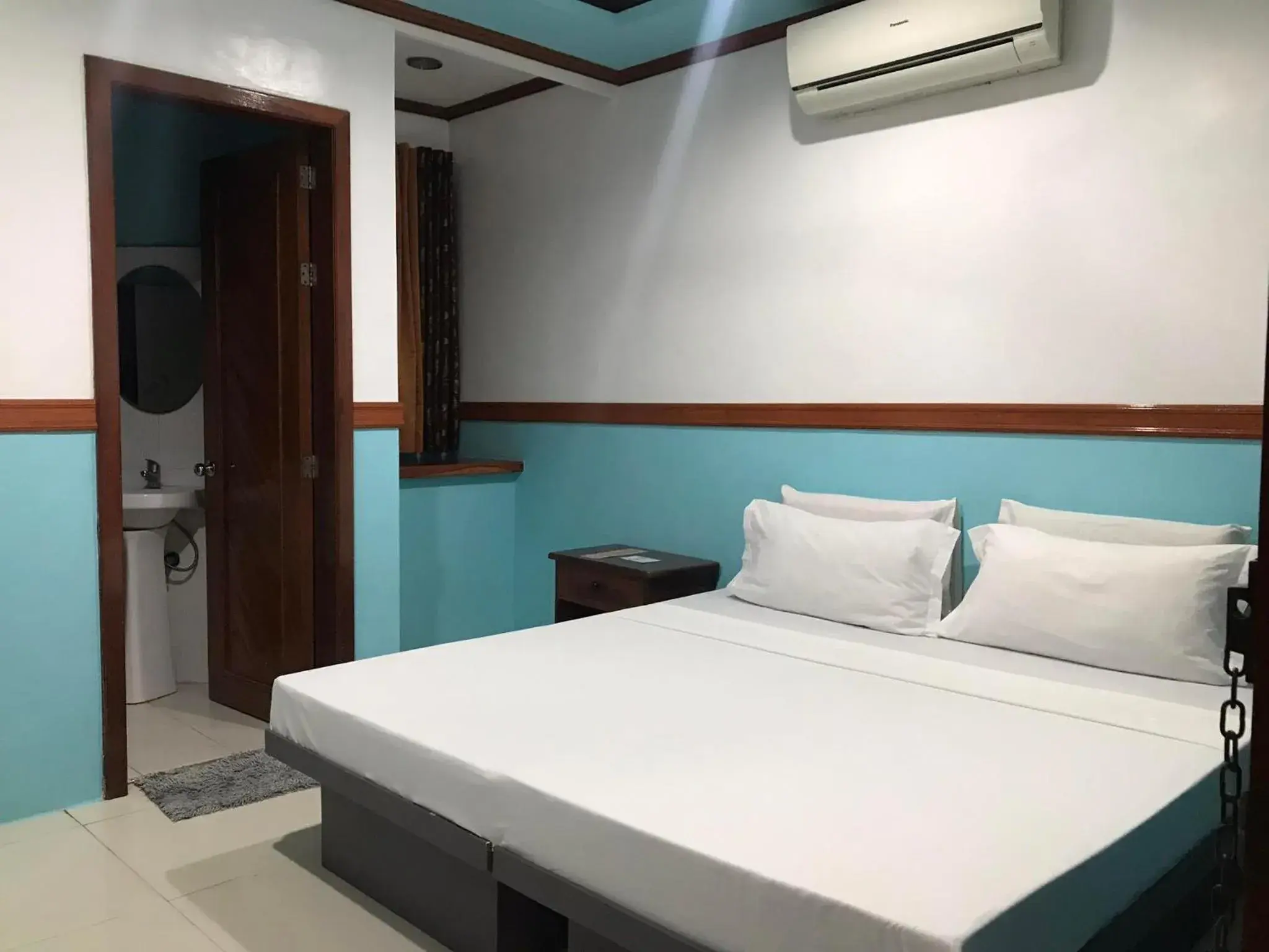 Standard Queen Room in SG Hotel Standard Queen Room in SG Hotel