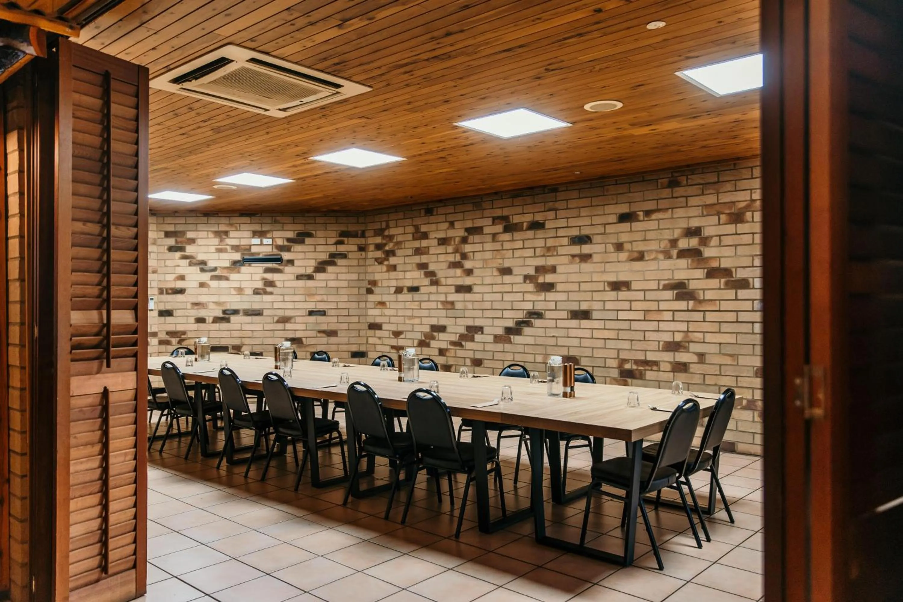 Business facilities in Abacus Motel