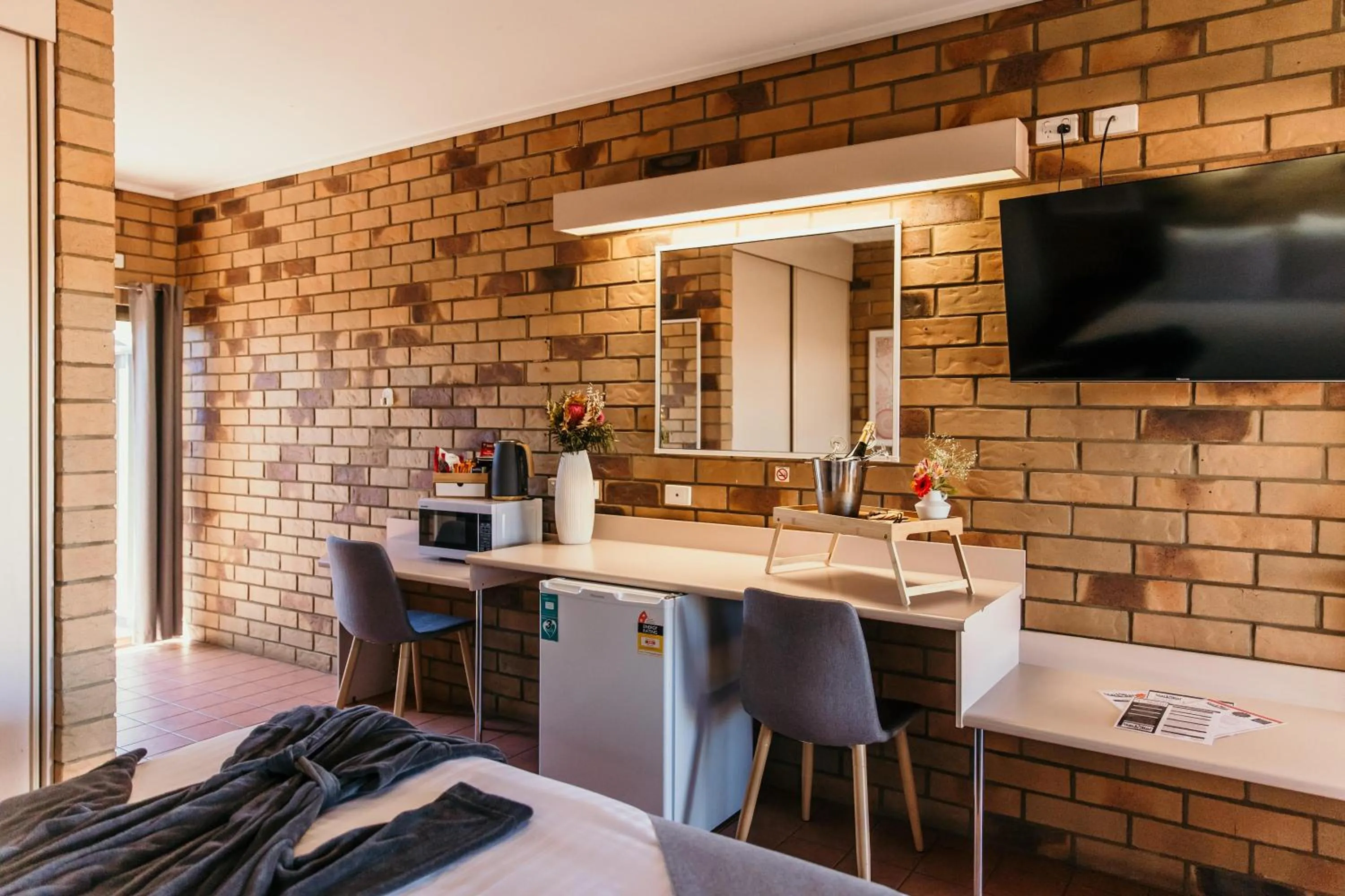 TV and multimedia in Abacus Motel