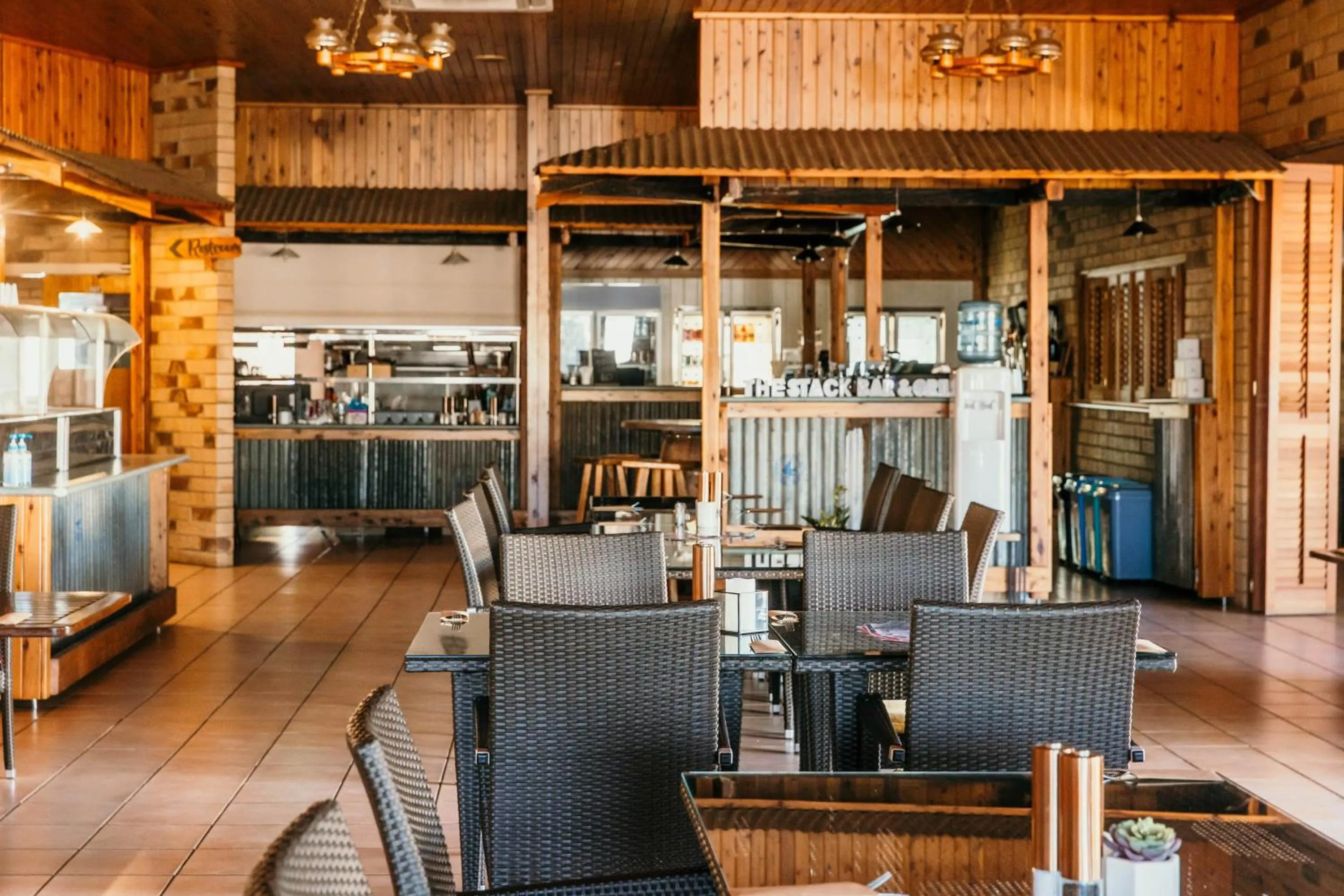 Restaurant/places to eat in Abacus Motel