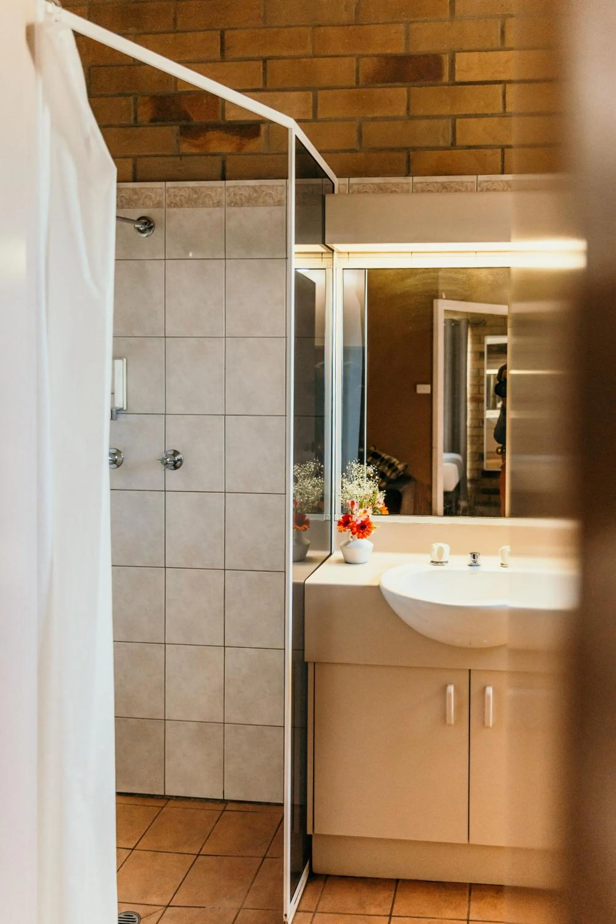 Shower in Abacus Motel