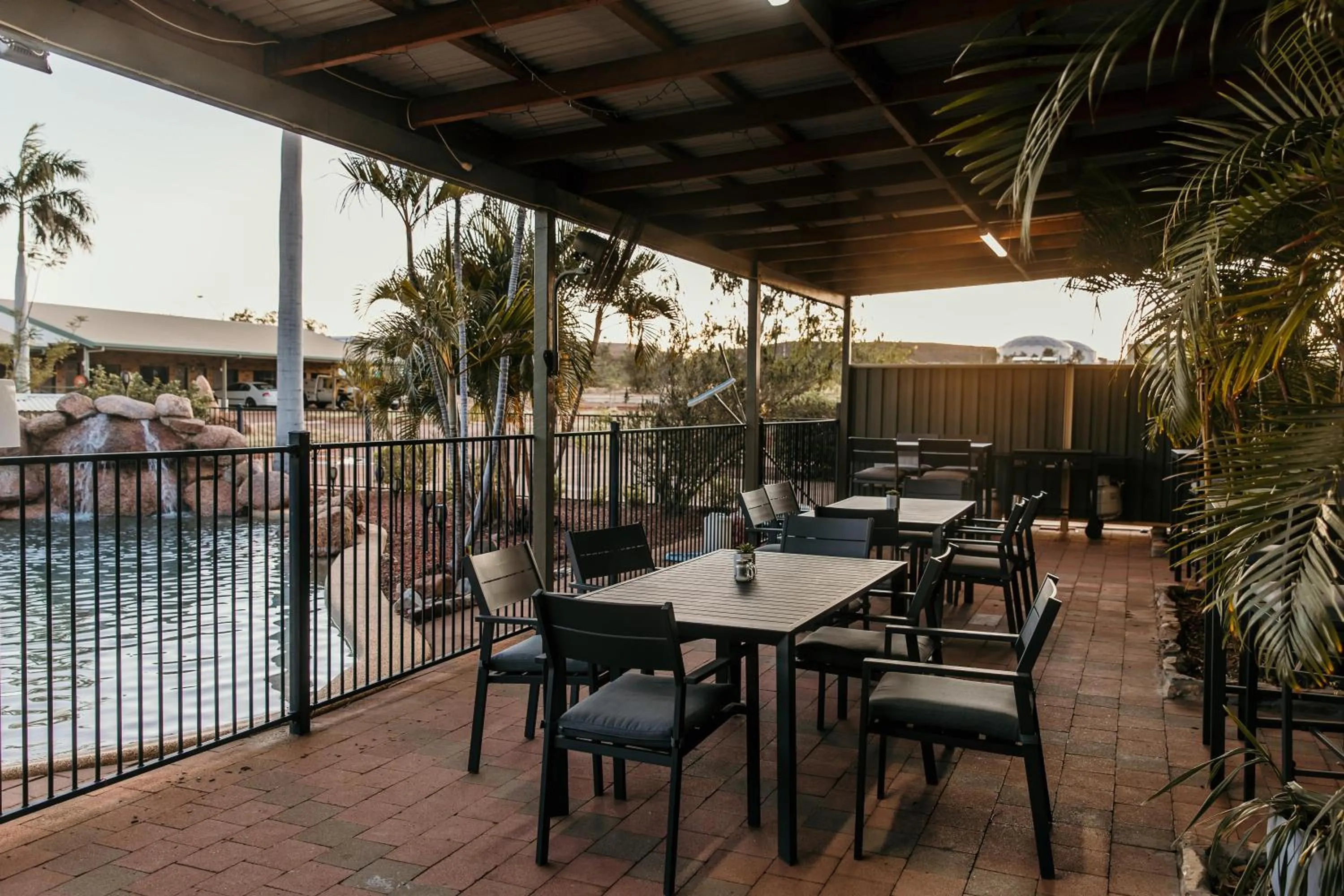 Restaurant/places to eat in Abacus Motel