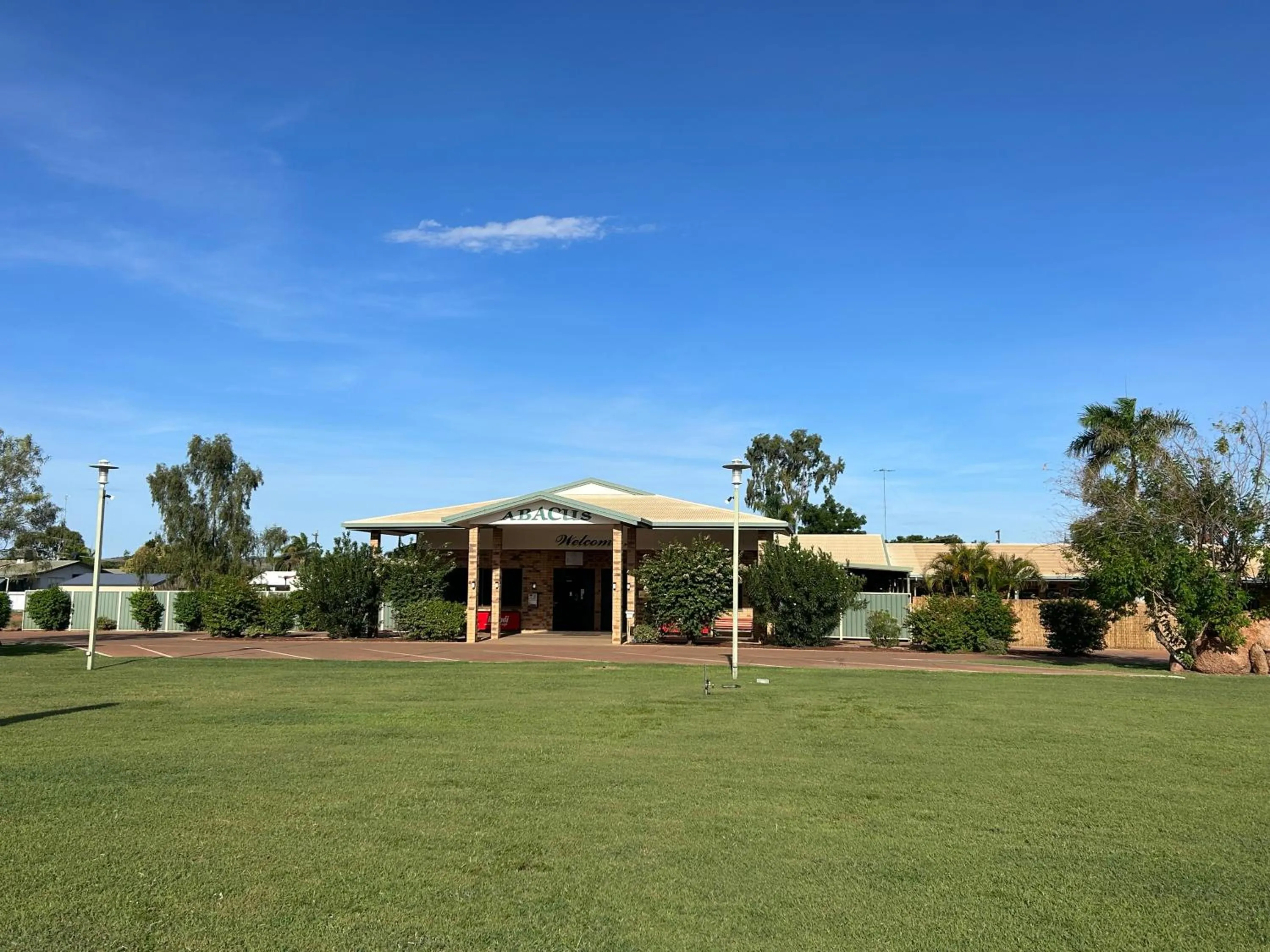 Facade/entrance in Abacus Motel