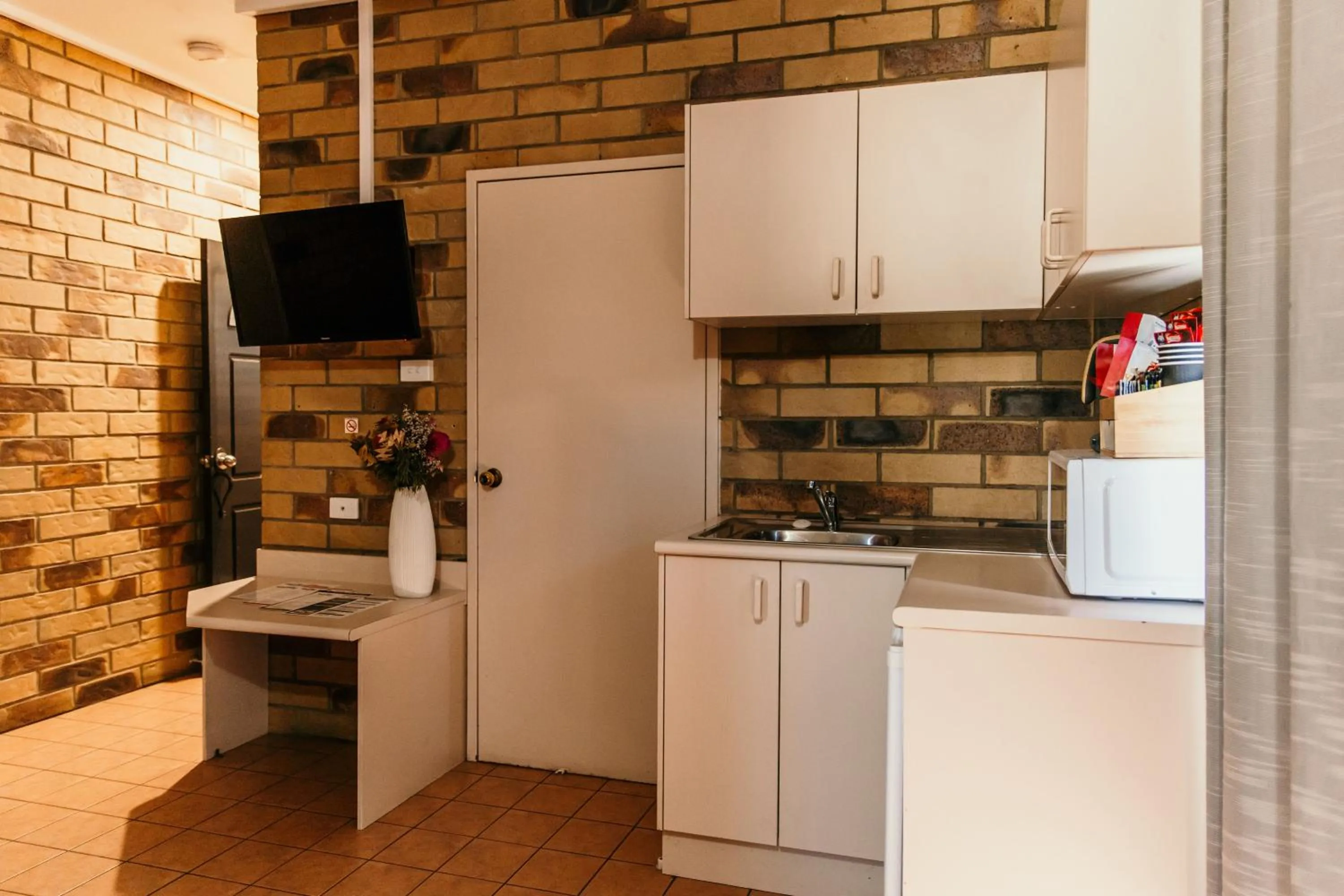 TV and multimedia in Abacus Motel