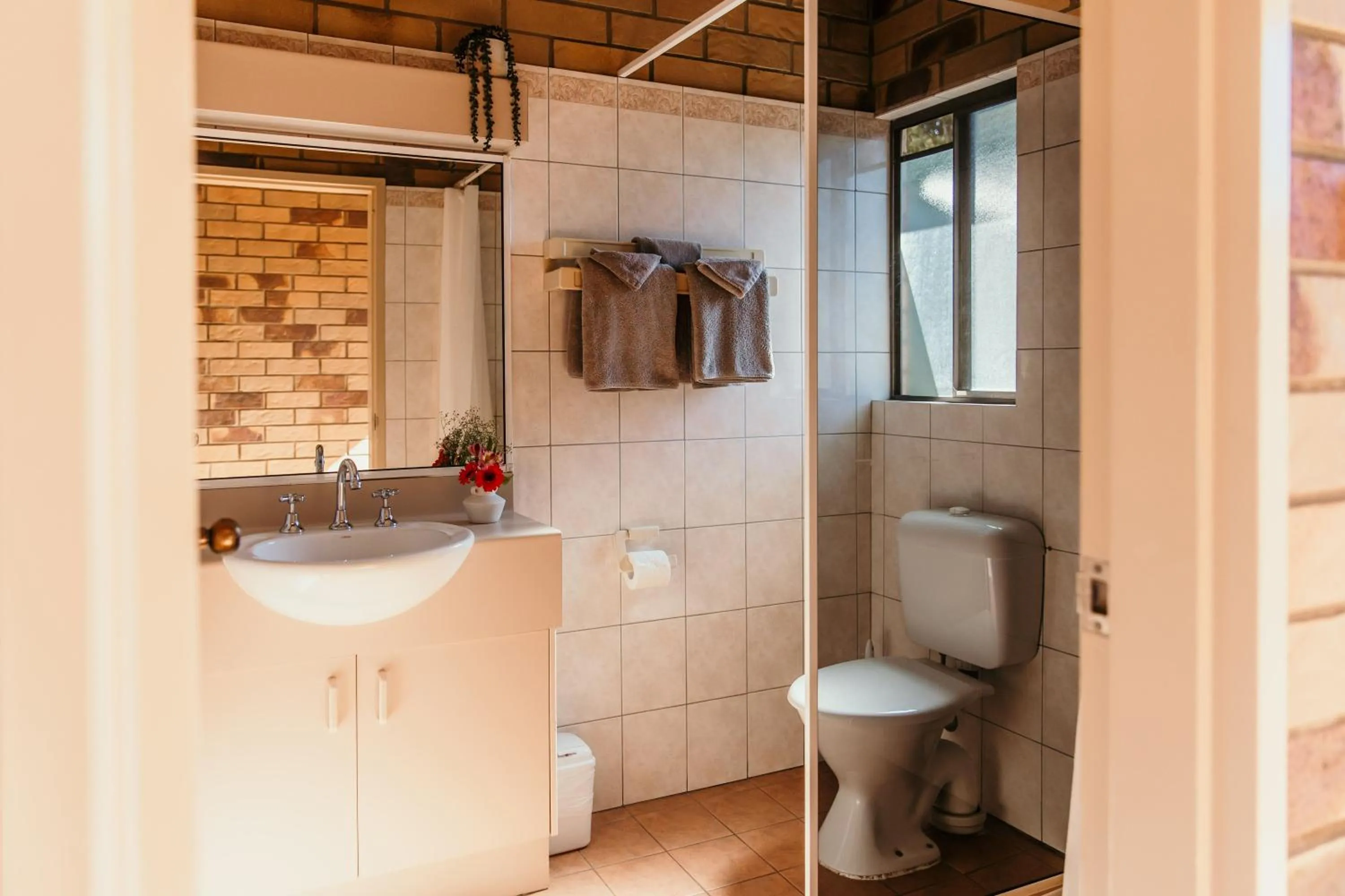 Toilet in Abacus Motel