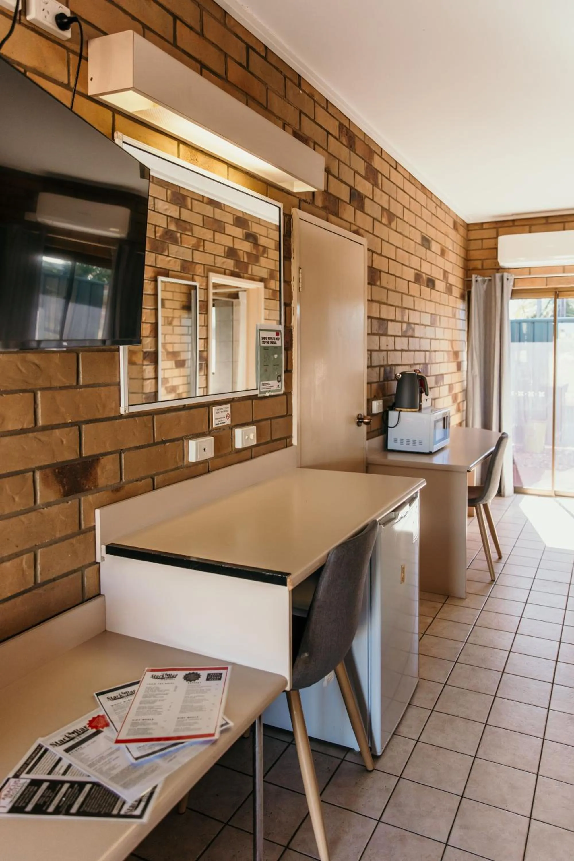 TV and multimedia in Abacus Motel