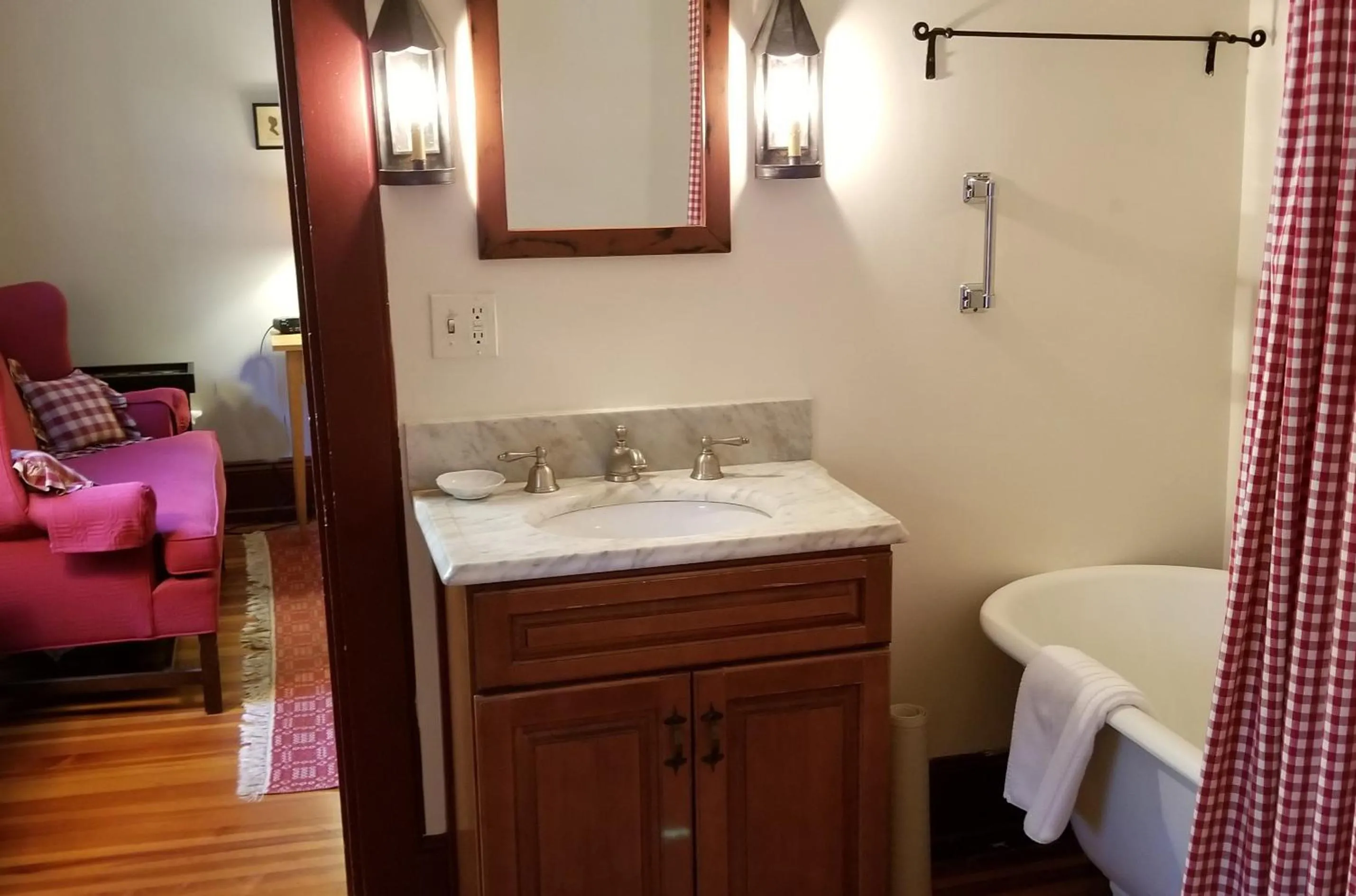 Timbercliffe Cottage Inn