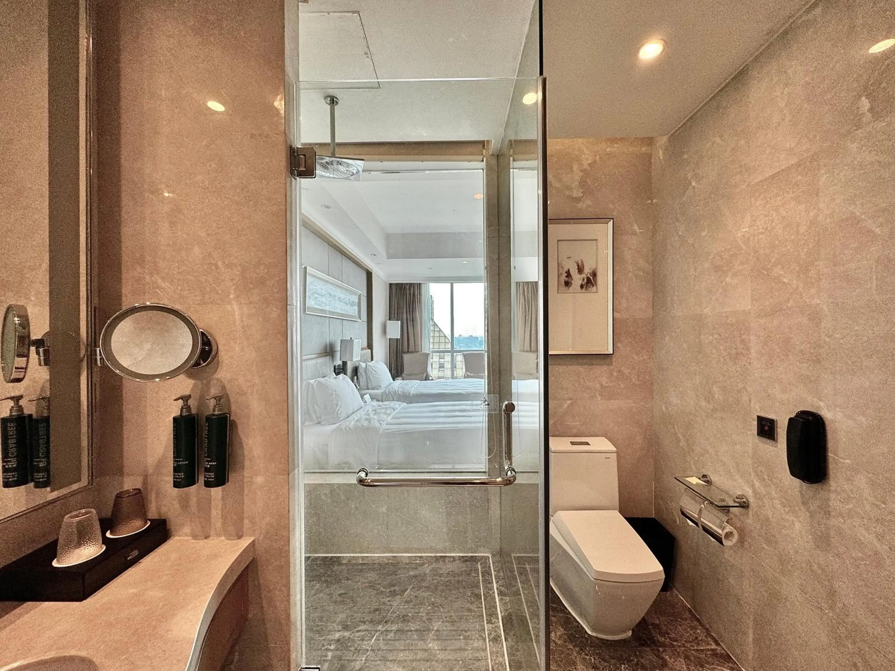 Toilet in DoubleTree by Hilton Guangzhou - Near Beijing Road Pedestrian Street