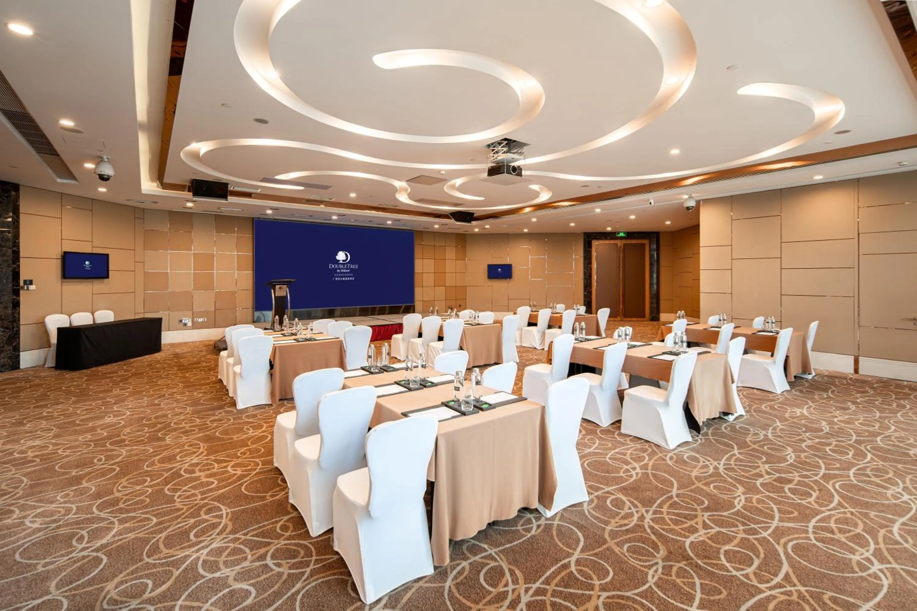 Meeting/conference room in DoubleTree by Hilton Guangzhou - Near Beijing Road Pedestrian Street