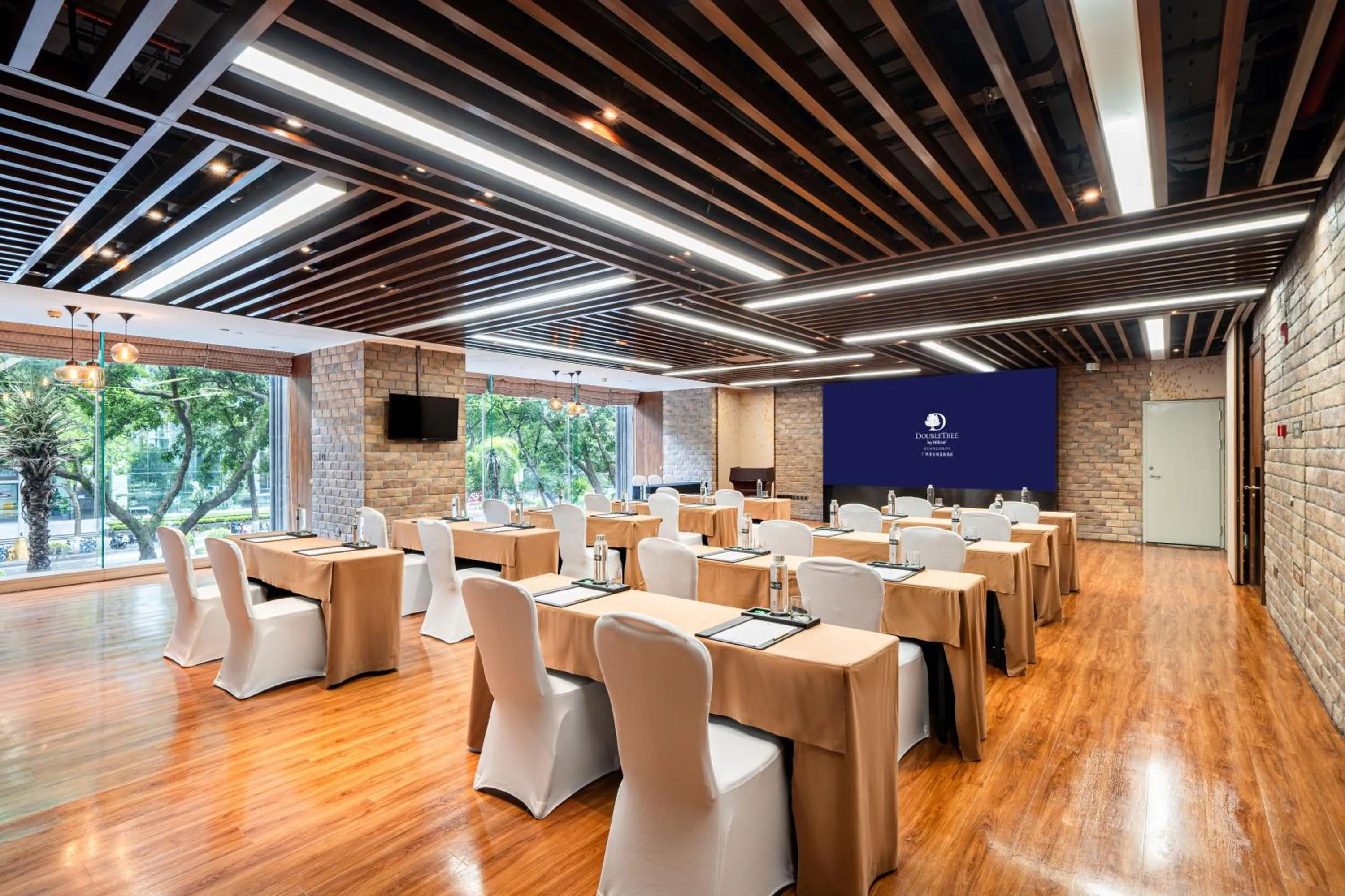 Meeting/conference room in DoubleTree by Hilton Guangzhou - Near Beijing Road Pedestrian Street