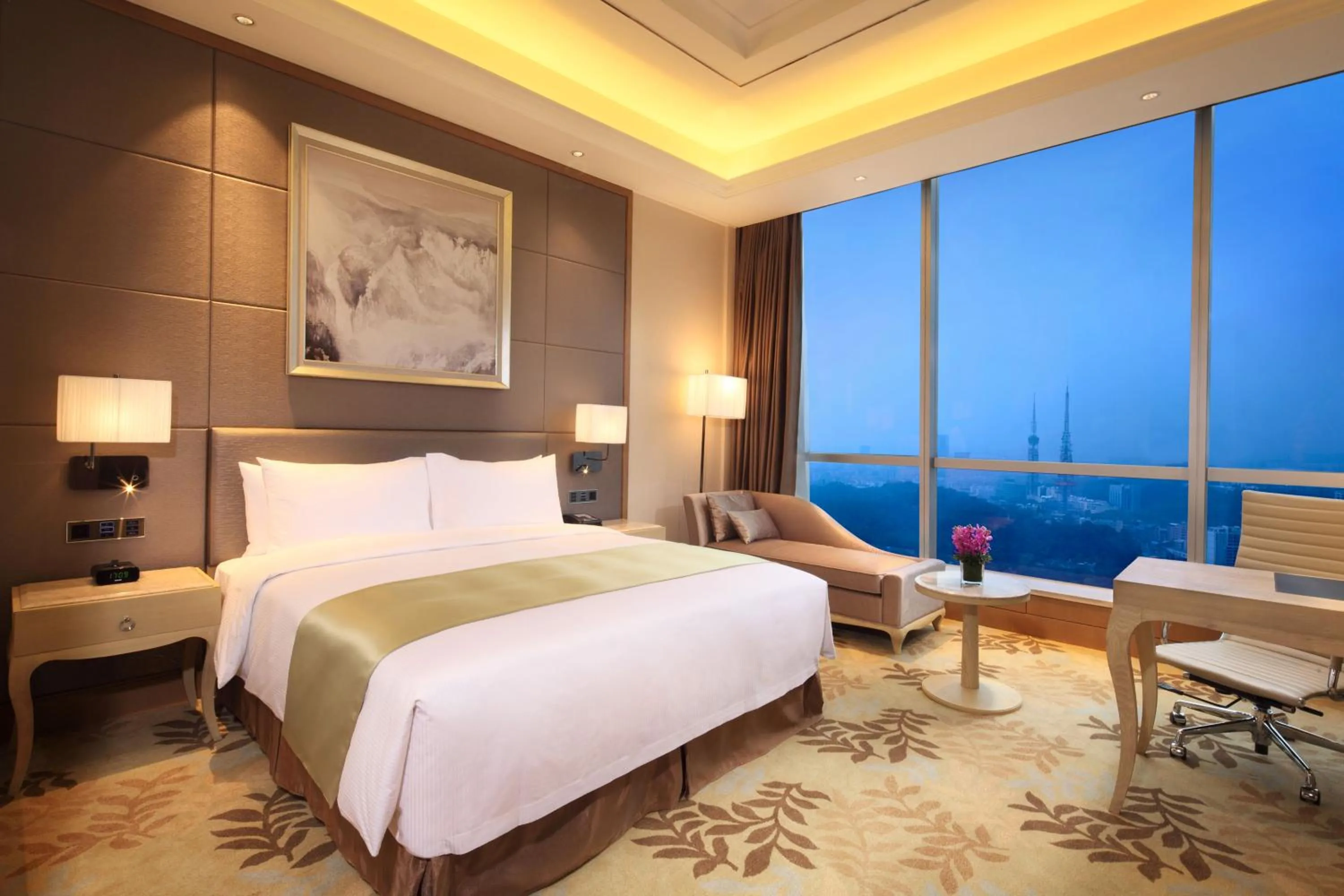 View (from property/room), Bed in DoubleTree by Hilton Guangzhou - Near Beijing Road Pedestrian Street