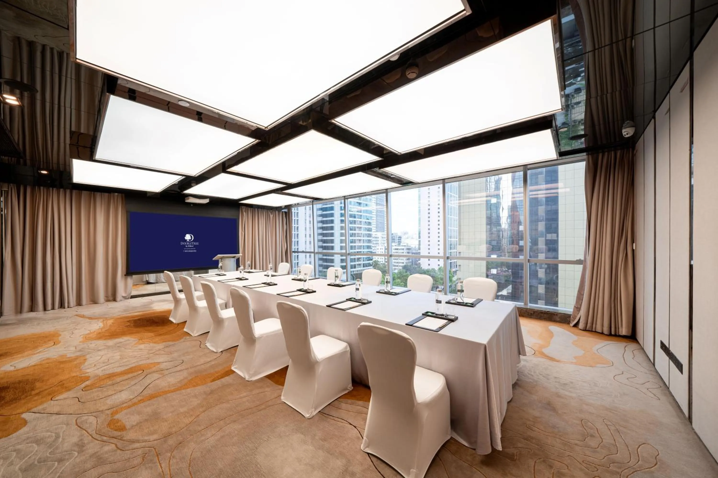 Meeting/conference room in DoubleTree by Hilton Guangzhou - Near Beijing Road Pedestrian Street