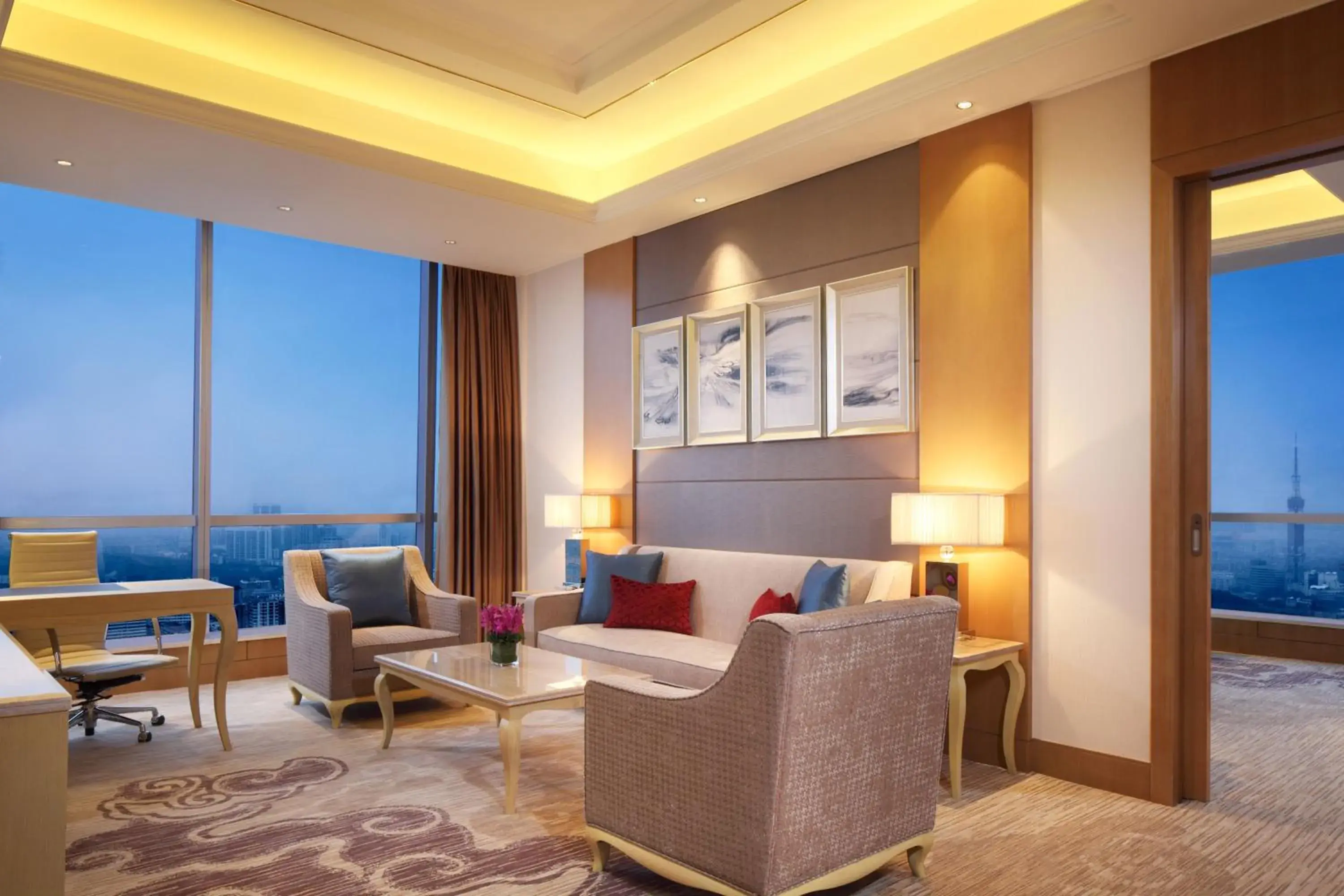 One-Bedroom King Suite - Lounge Access in DoubleTree by Hilton Guangzhou - Near Beijing Road Pedestrian Street One-Bedroom King Suite - Lounge Access in DoubleTree by Hilton Guangzhou - Near Beijing Road Pedestrian Street