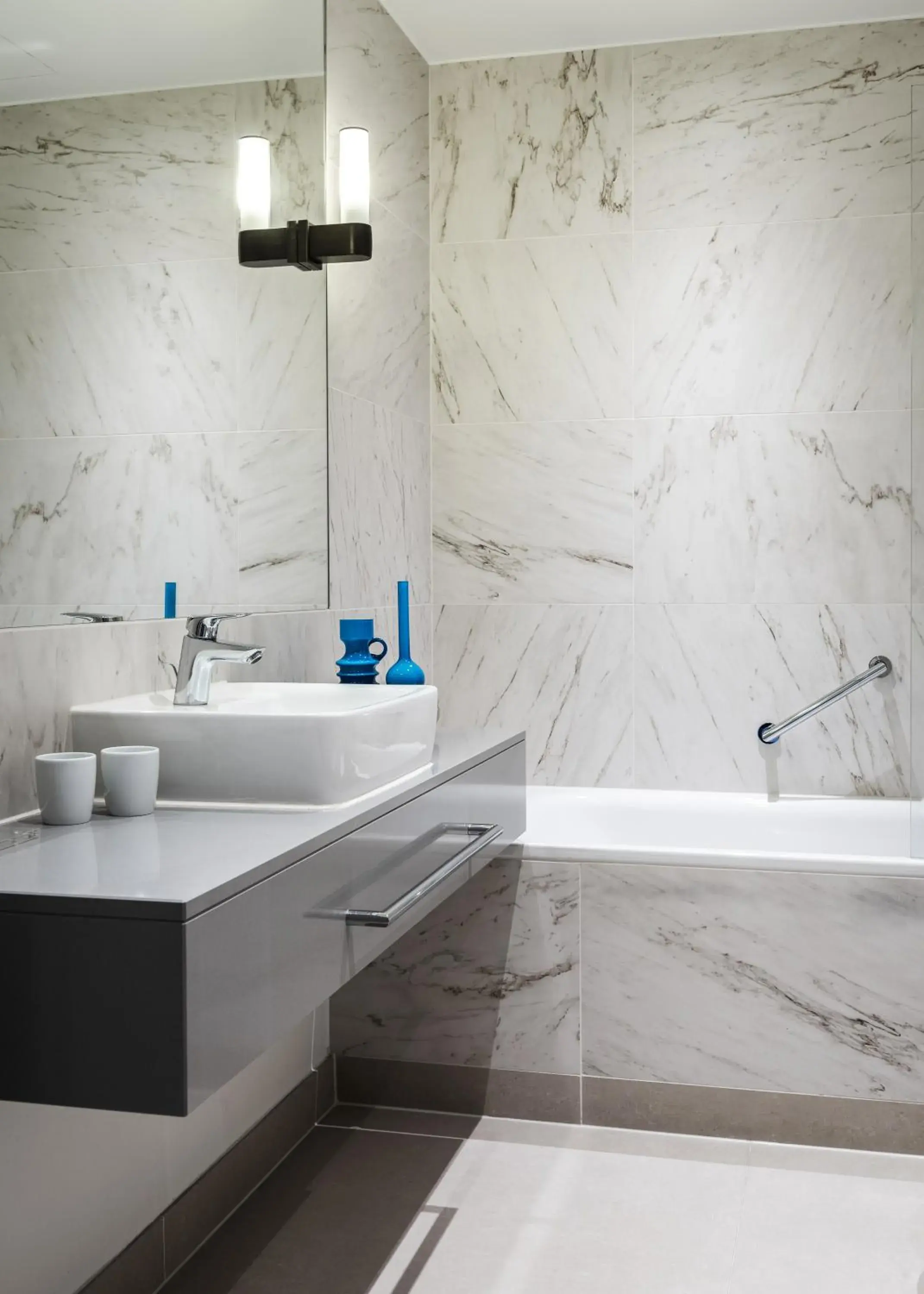 Bathroom in AMERON Bonn Hotel Königshof Bathroom in AMERON Bonn Hotel Königshof