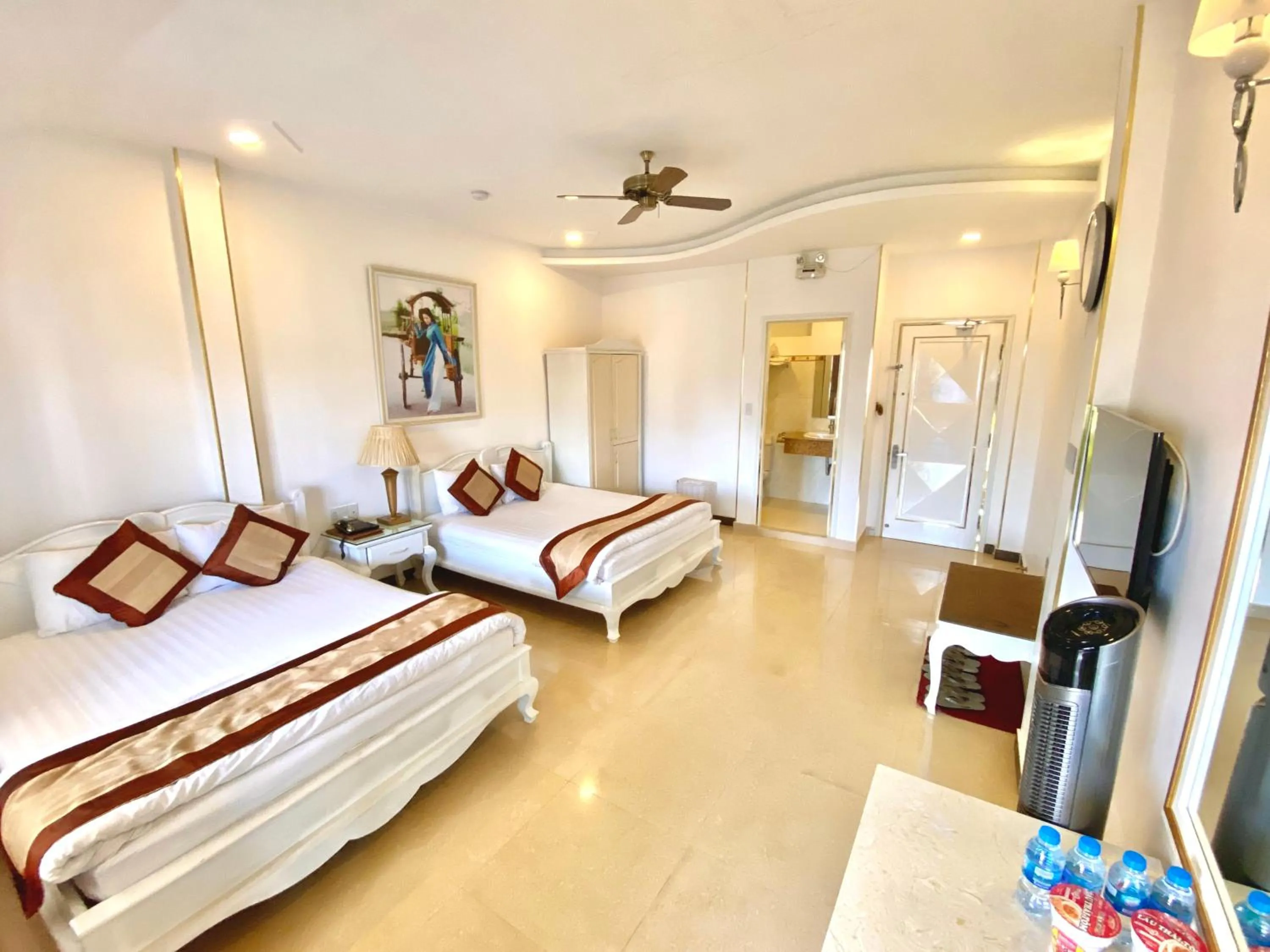 Quadruple Room with Balcony in Tulip Hotel