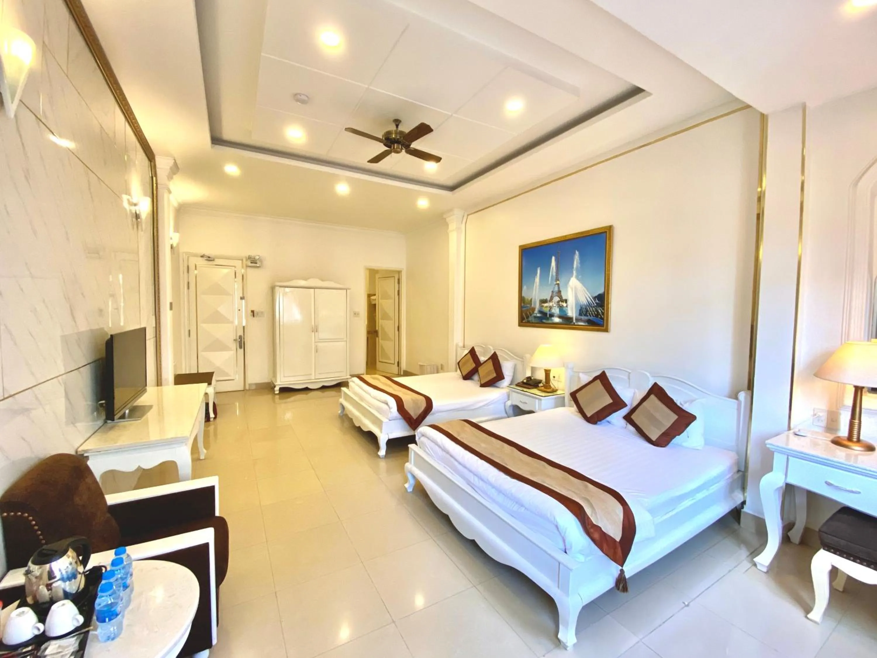 Executive Twin Room in Tulip Hotel