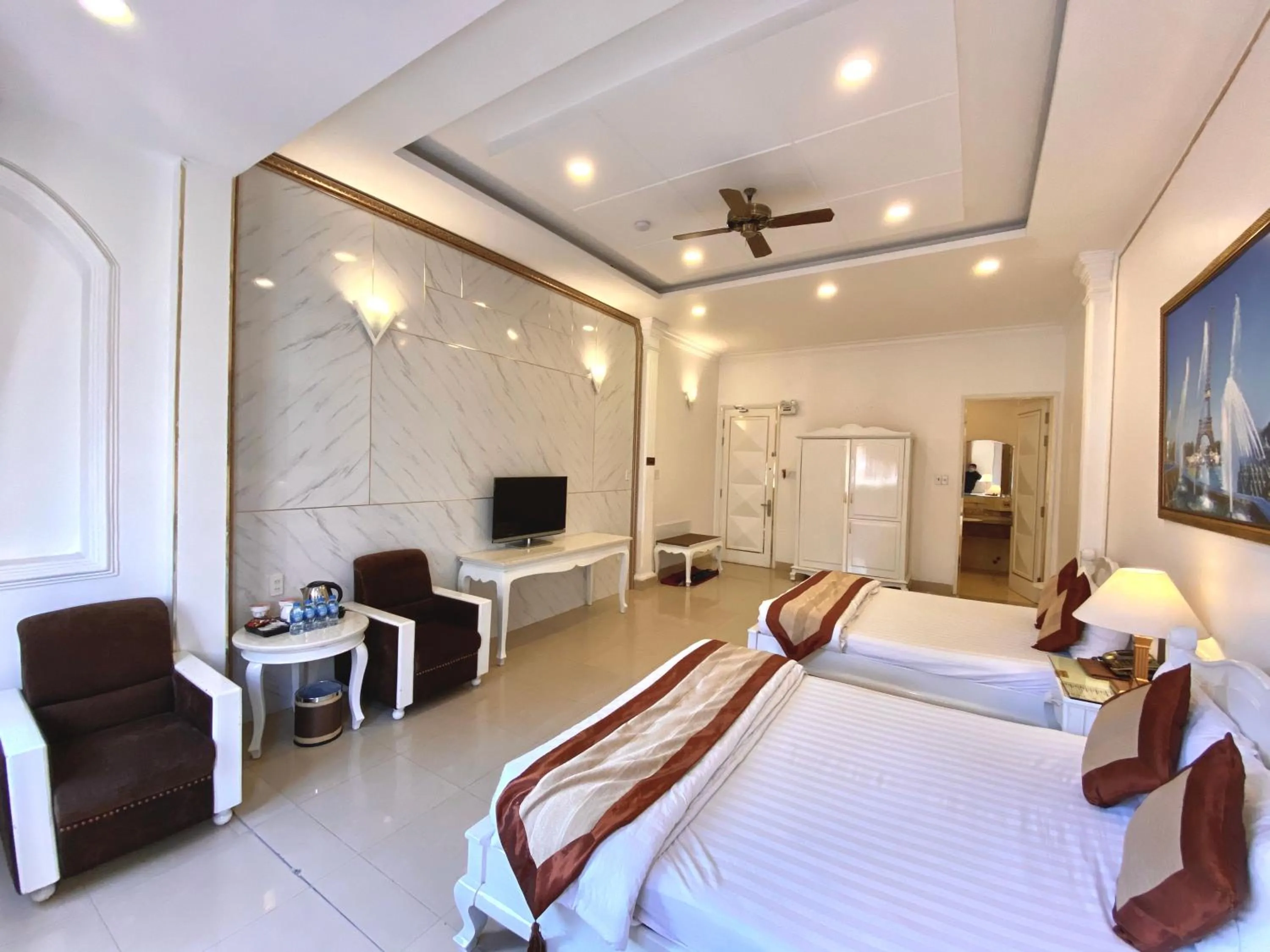 Executive Twin Room in Tulip Hotel