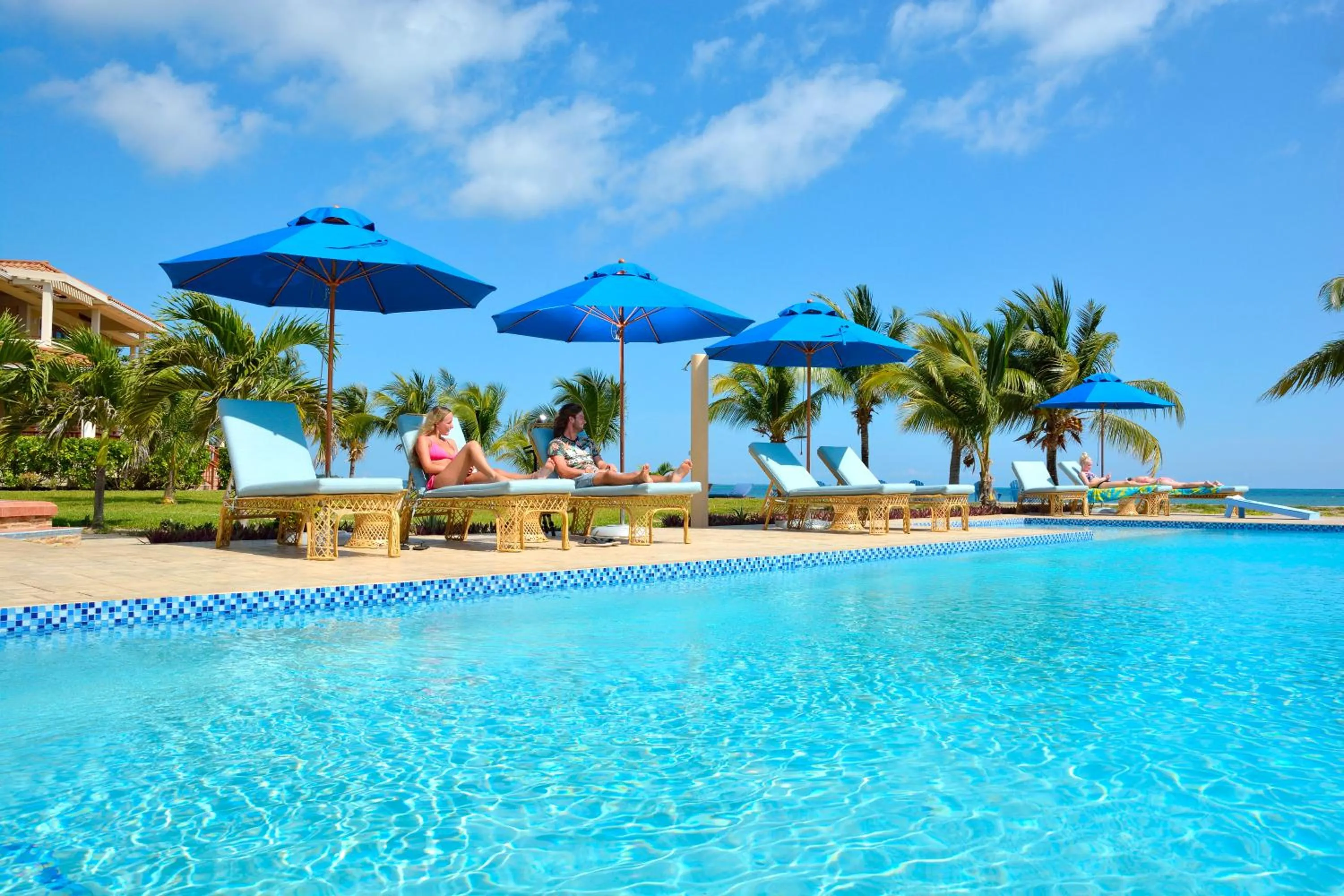 Swimming pool in Seiri del Mar