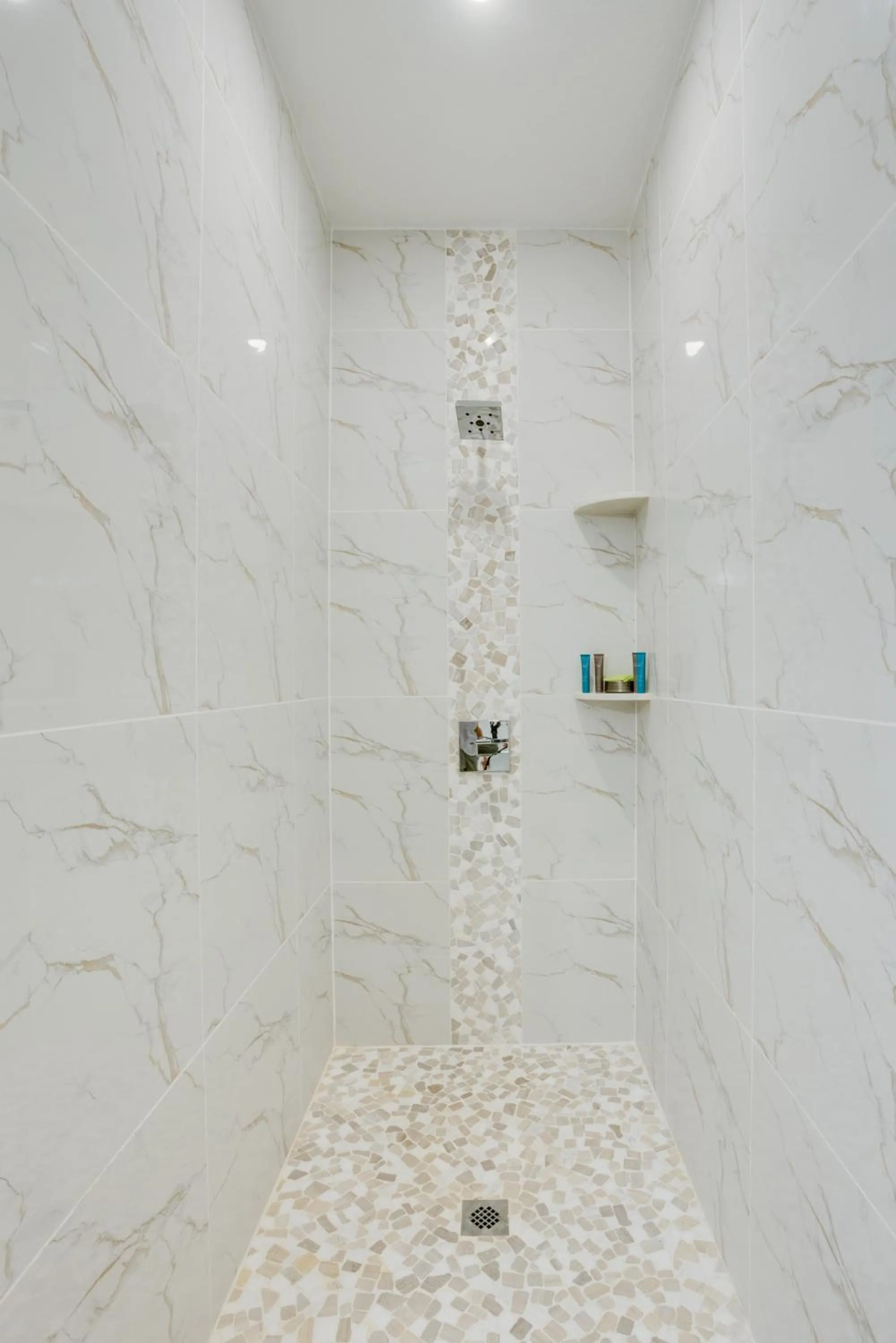 Shower in Seiri del Mar