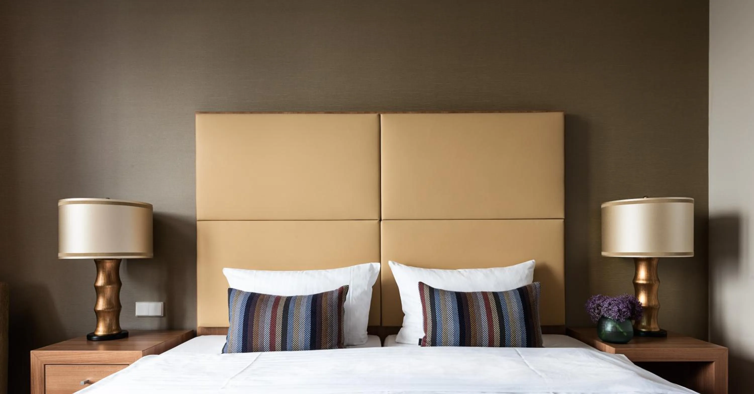 Bed in AMERON Köln Hotel Regent