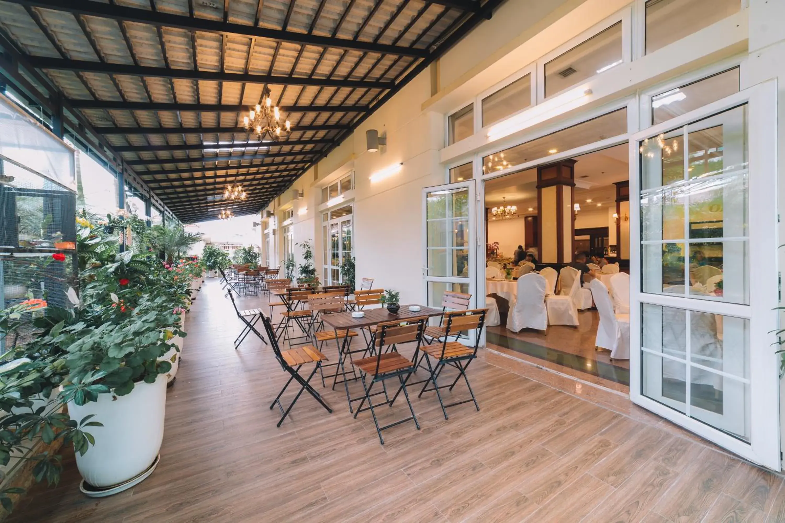 Restaurant/places to eat in Saigon Dalat Hotel Restaurant/places to eat in Saigon Dalat Hotel