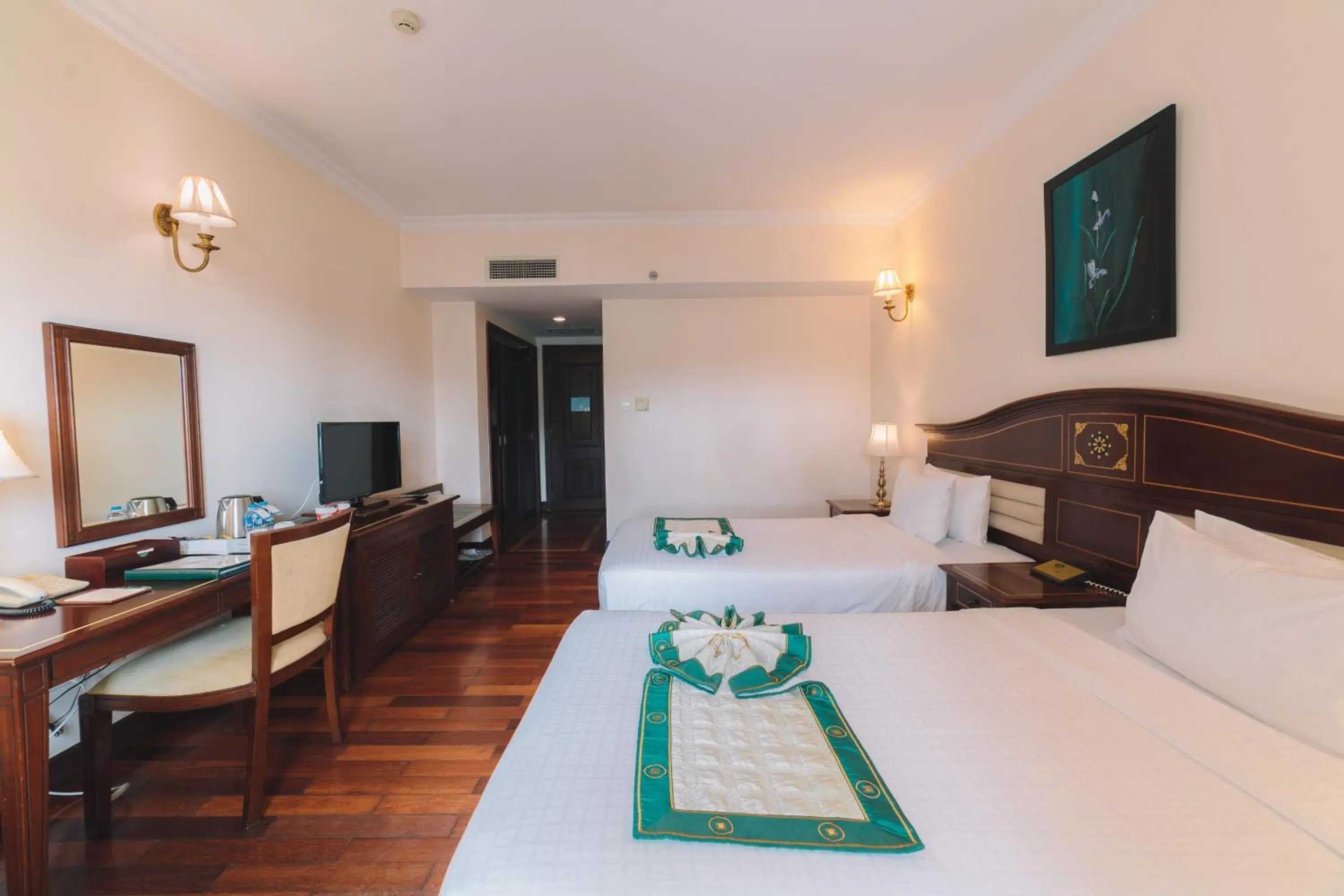 Photo of the whole room, Bed in Saigon Dalat Hotel Photo of the whole room, Bed in Saigon Dalat Hotel