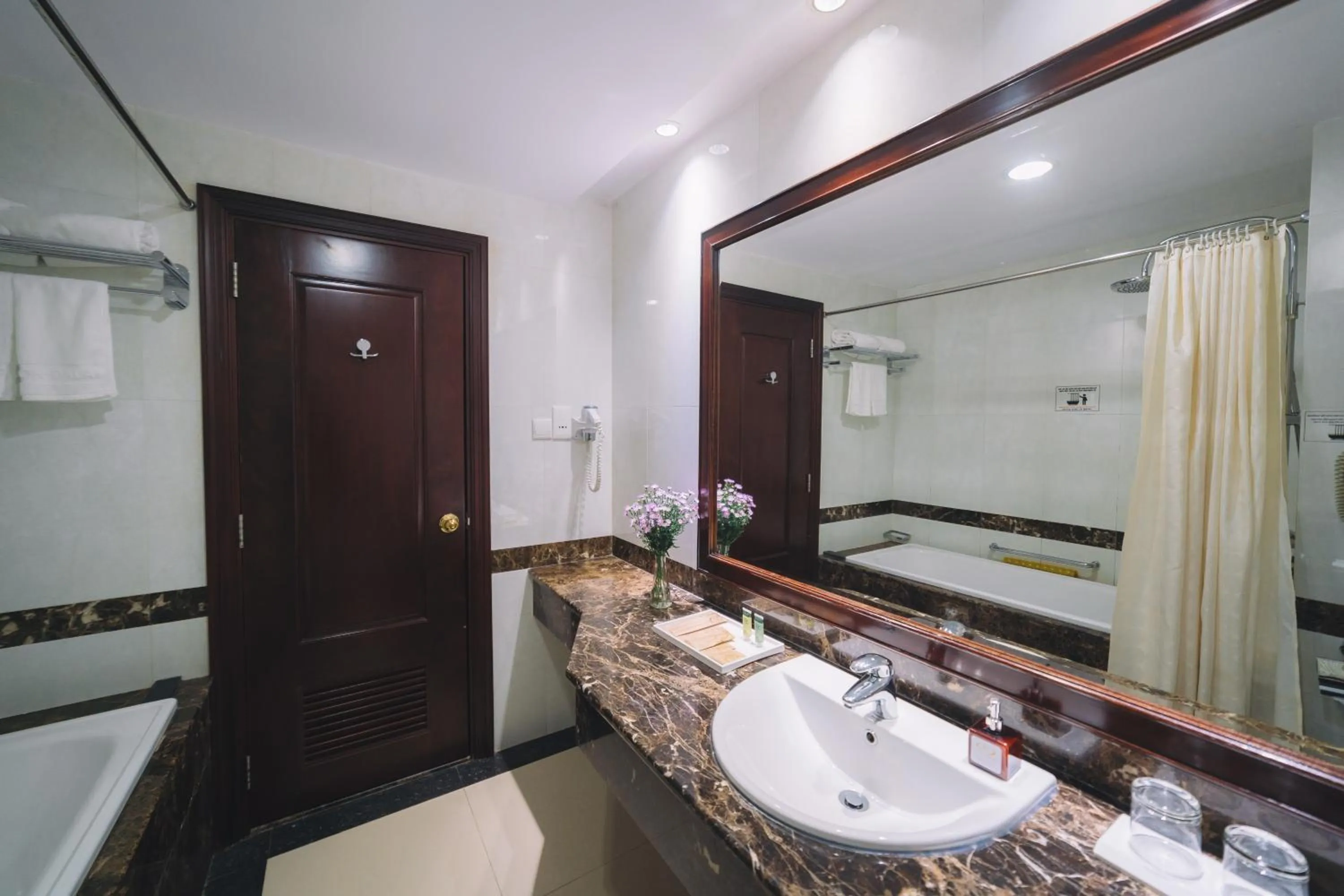 Bathroom in Saigon Dalat Hotel