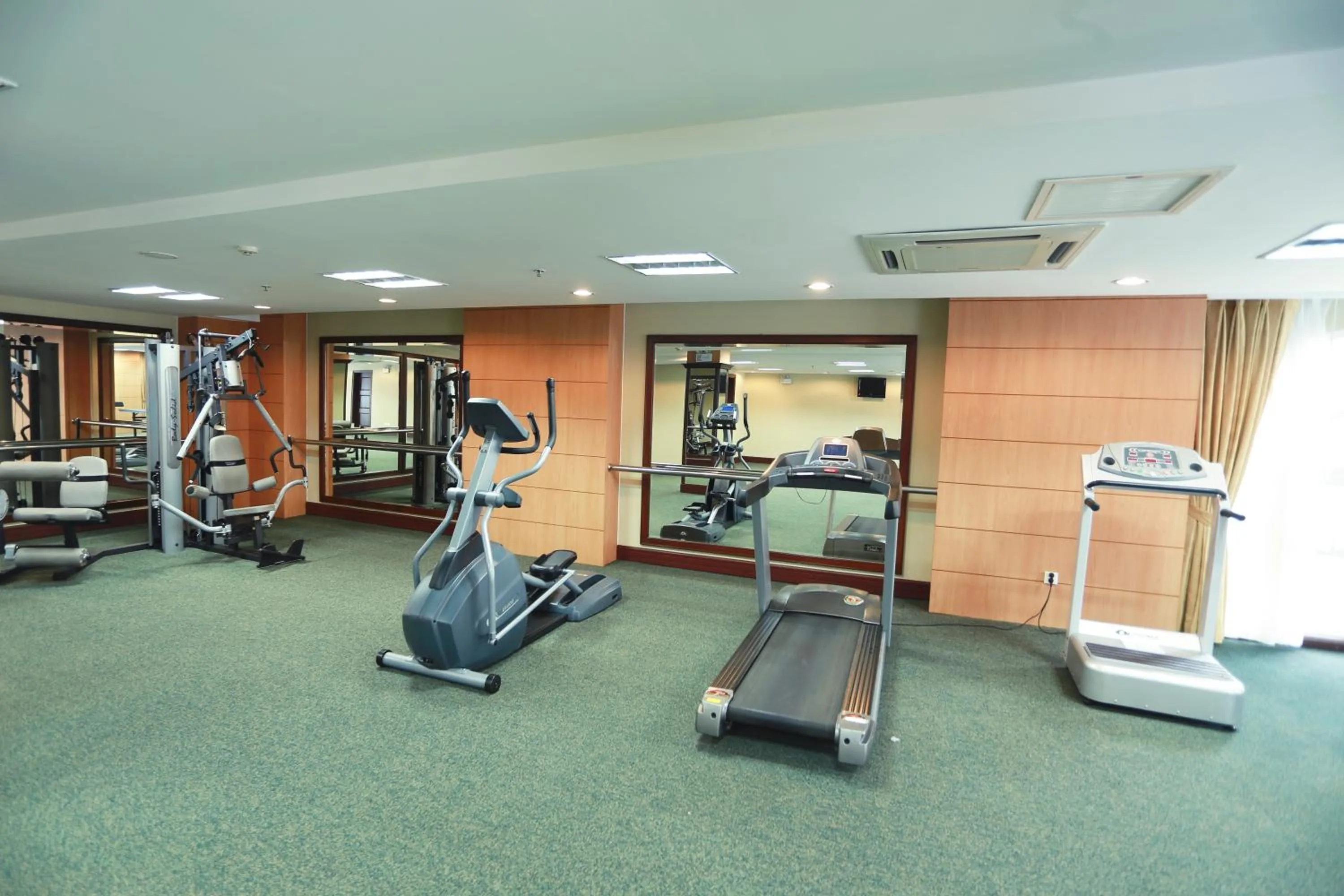 Fitness centre/facilities in Saigon Dalat Hotel