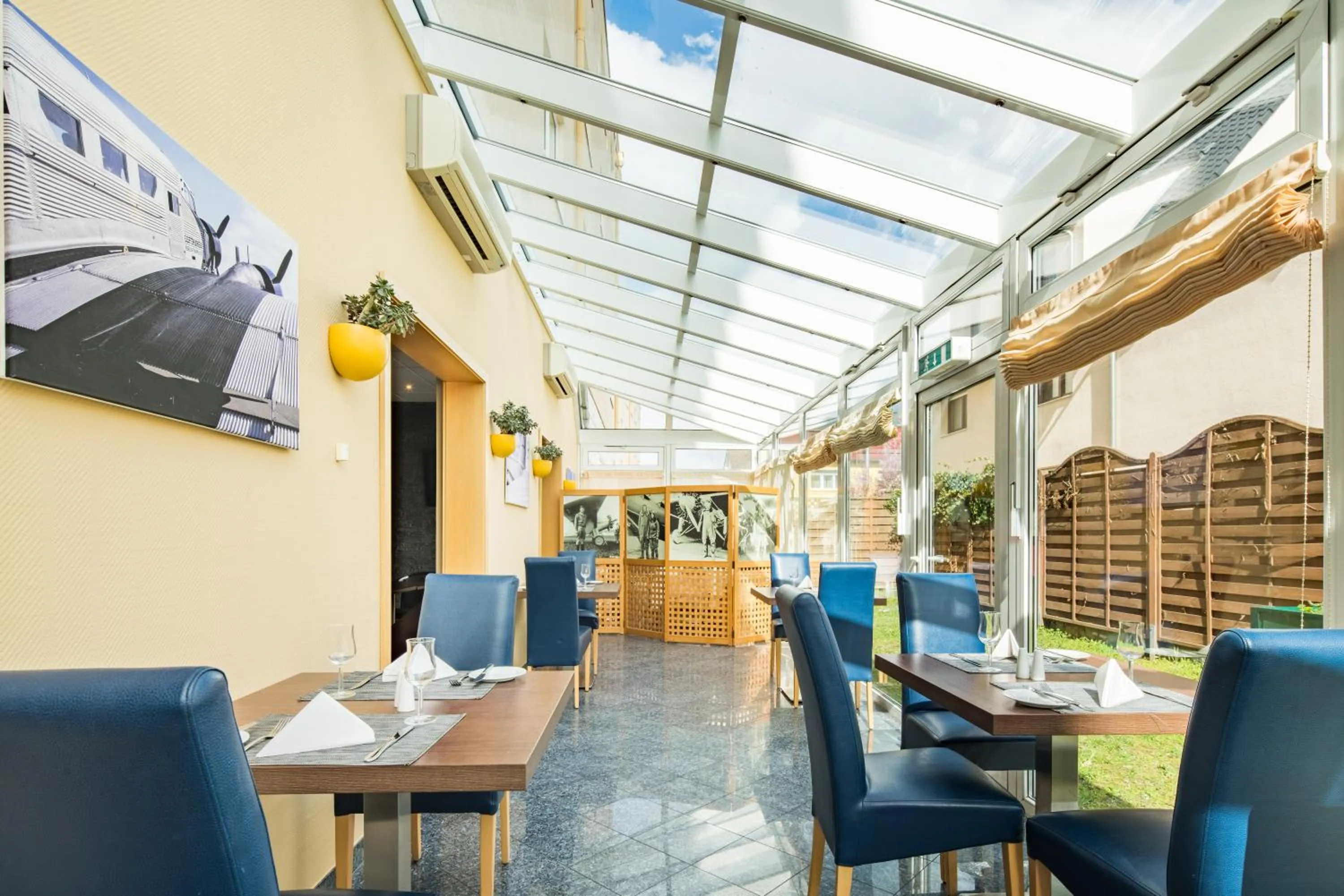 Restaurant/places to eat in Airways Hotels Frankfurt Airport West