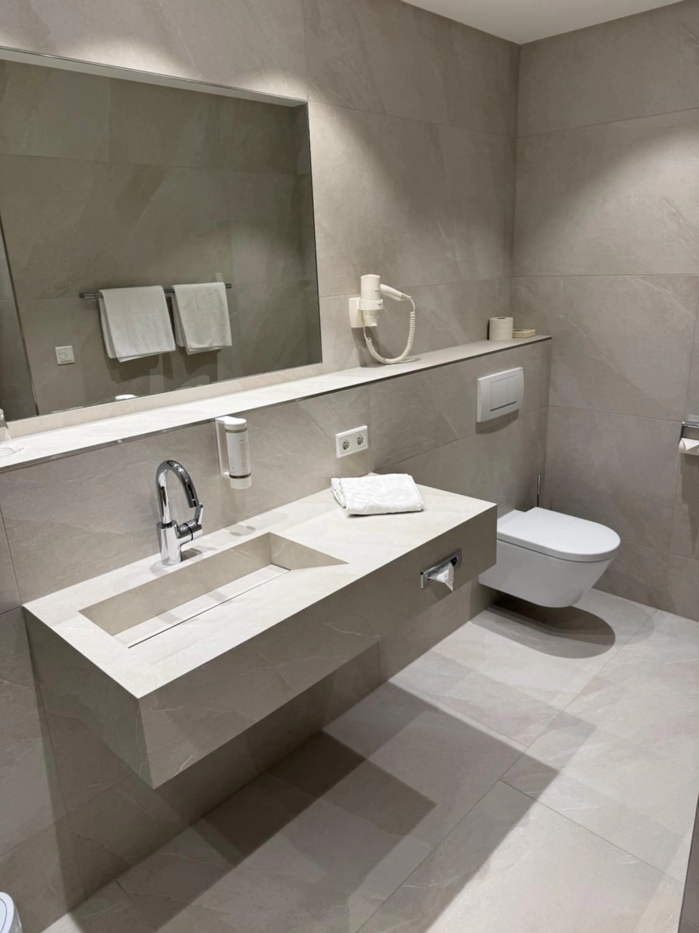 Bathroom in Hotel am Schloßberg