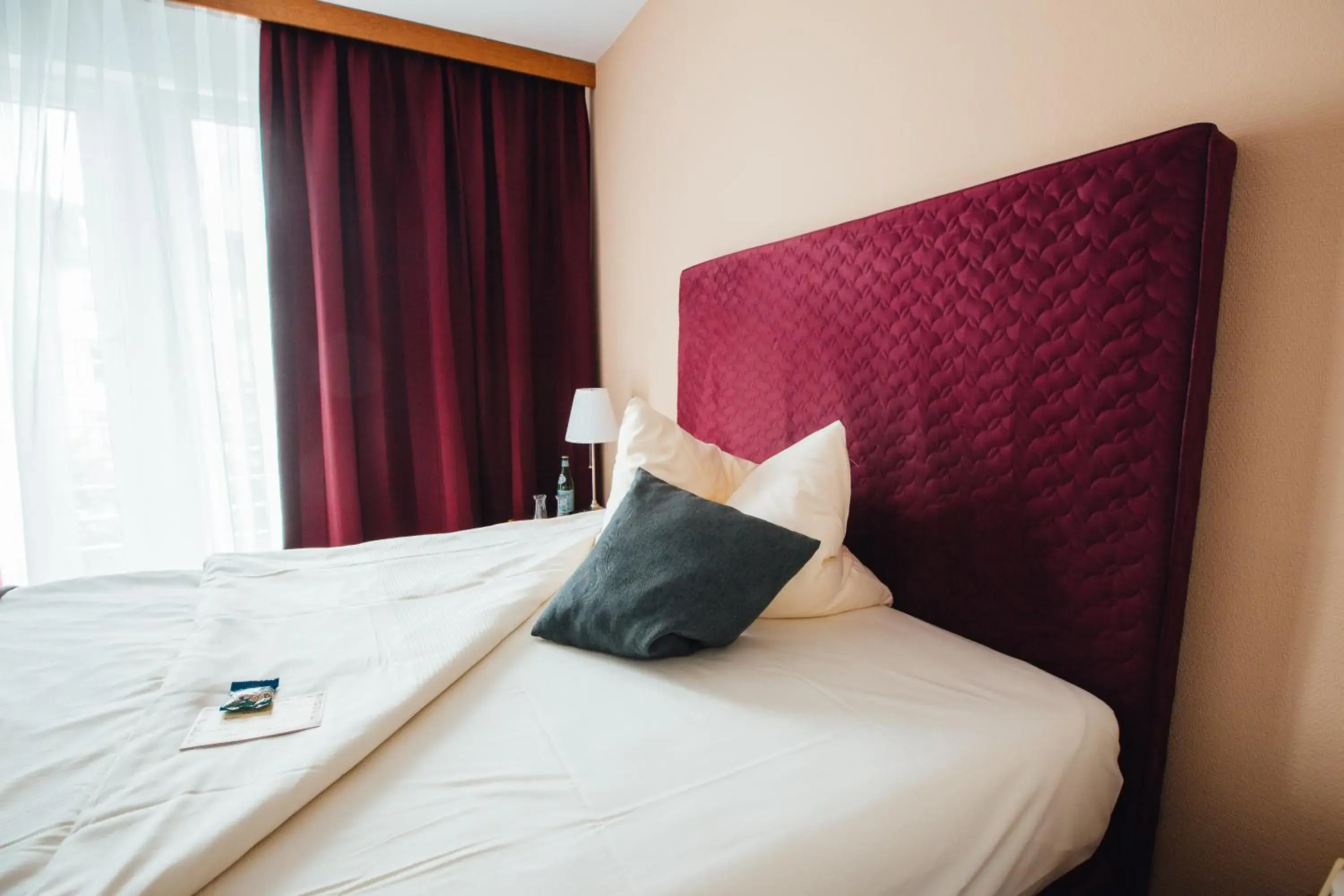 Photo of the whole room, Bed in HK Hotel Düsseldorf City Photo of the whole room, Bed in HK Hotel Düsseldorf City