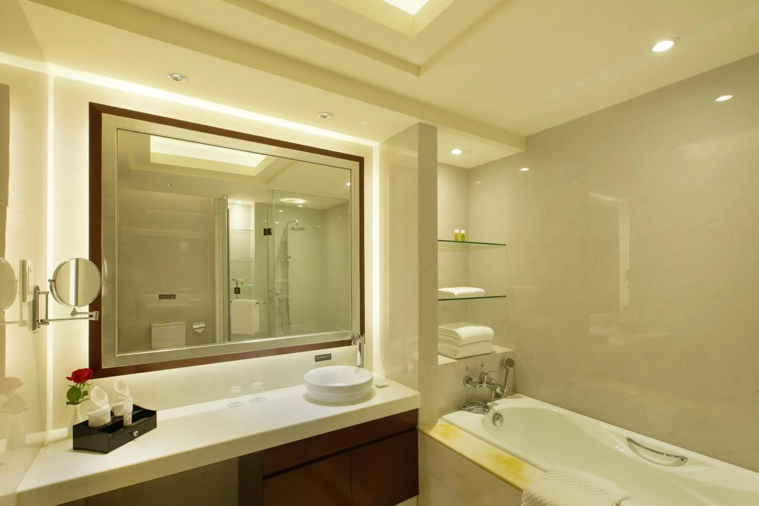 Bathroom in Leeden Jingxi Hotel