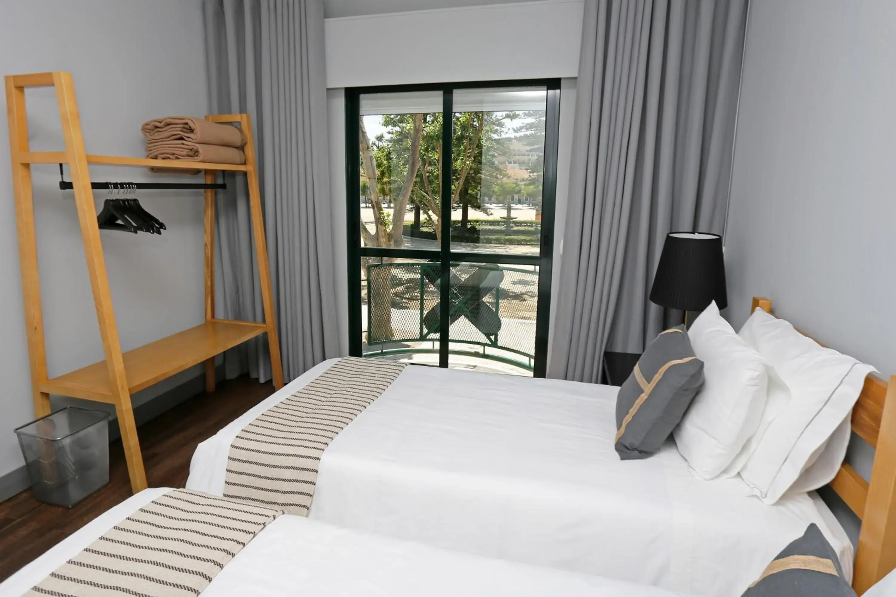 Standard Twin Room with Shared Bathroom in HI Setubal - Pousada de Juventude - CASA DO LARGO Standard Twin Room with Shared Bathroom in HI Setubal - Pousada de Juventude - CASA DO LARGO