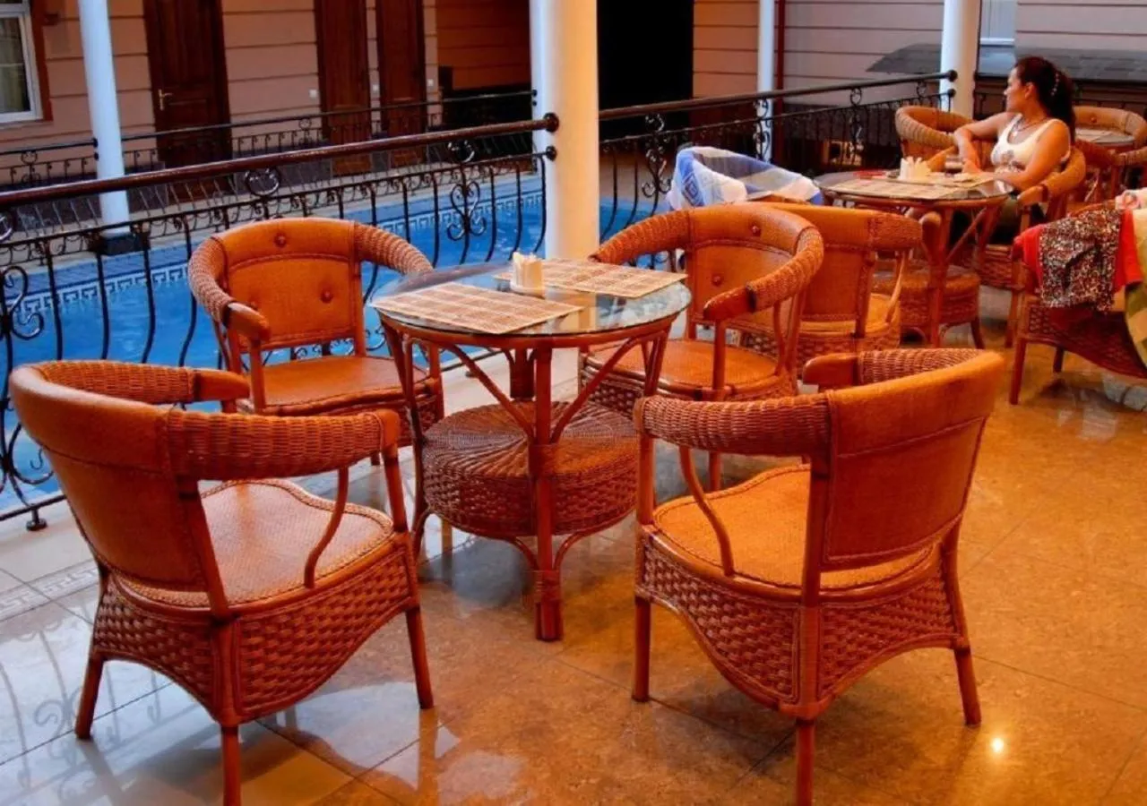 Restaurant/places to eat in Hotel BEK