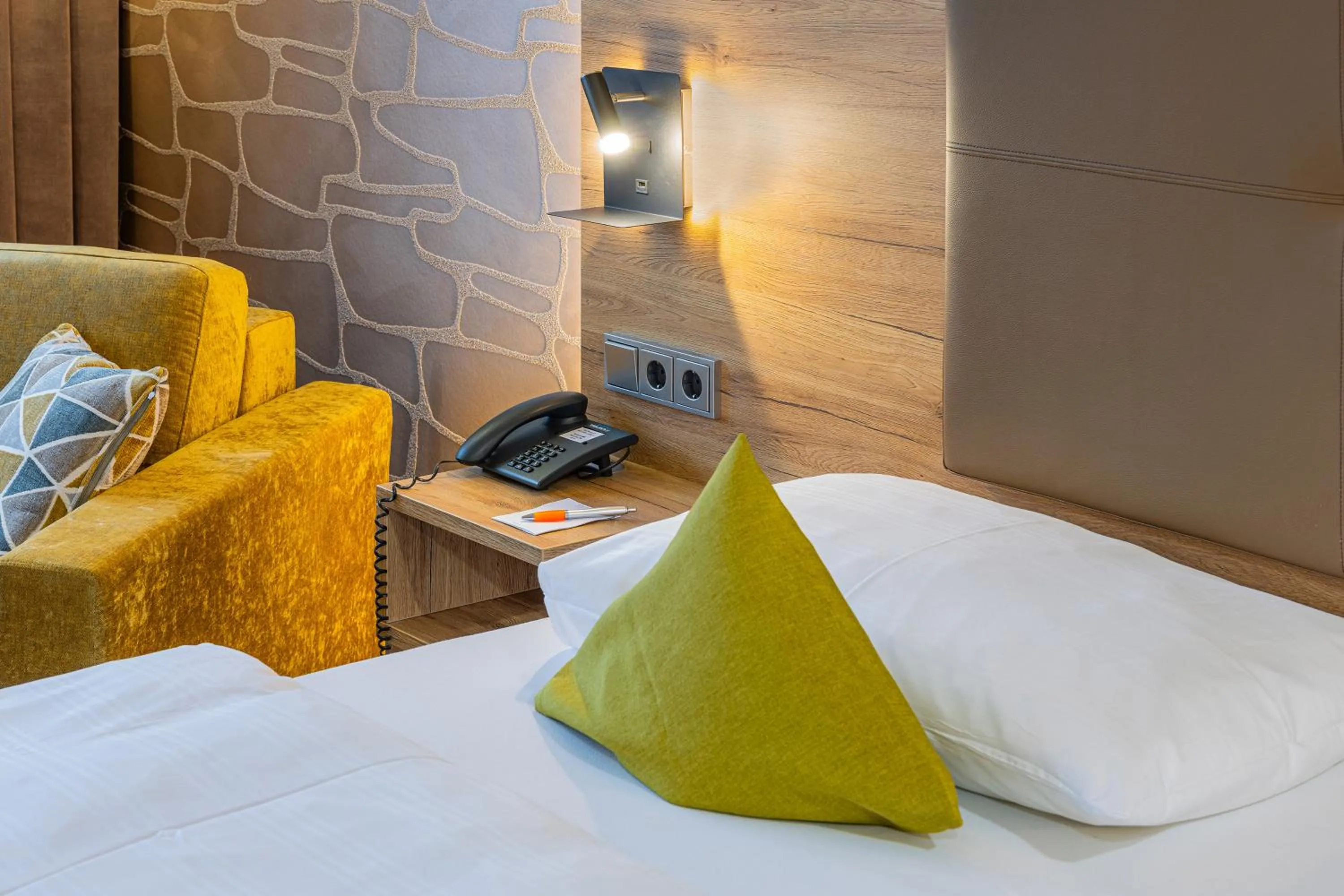 Photo of the whole room, Bed in Ringhotel Drees