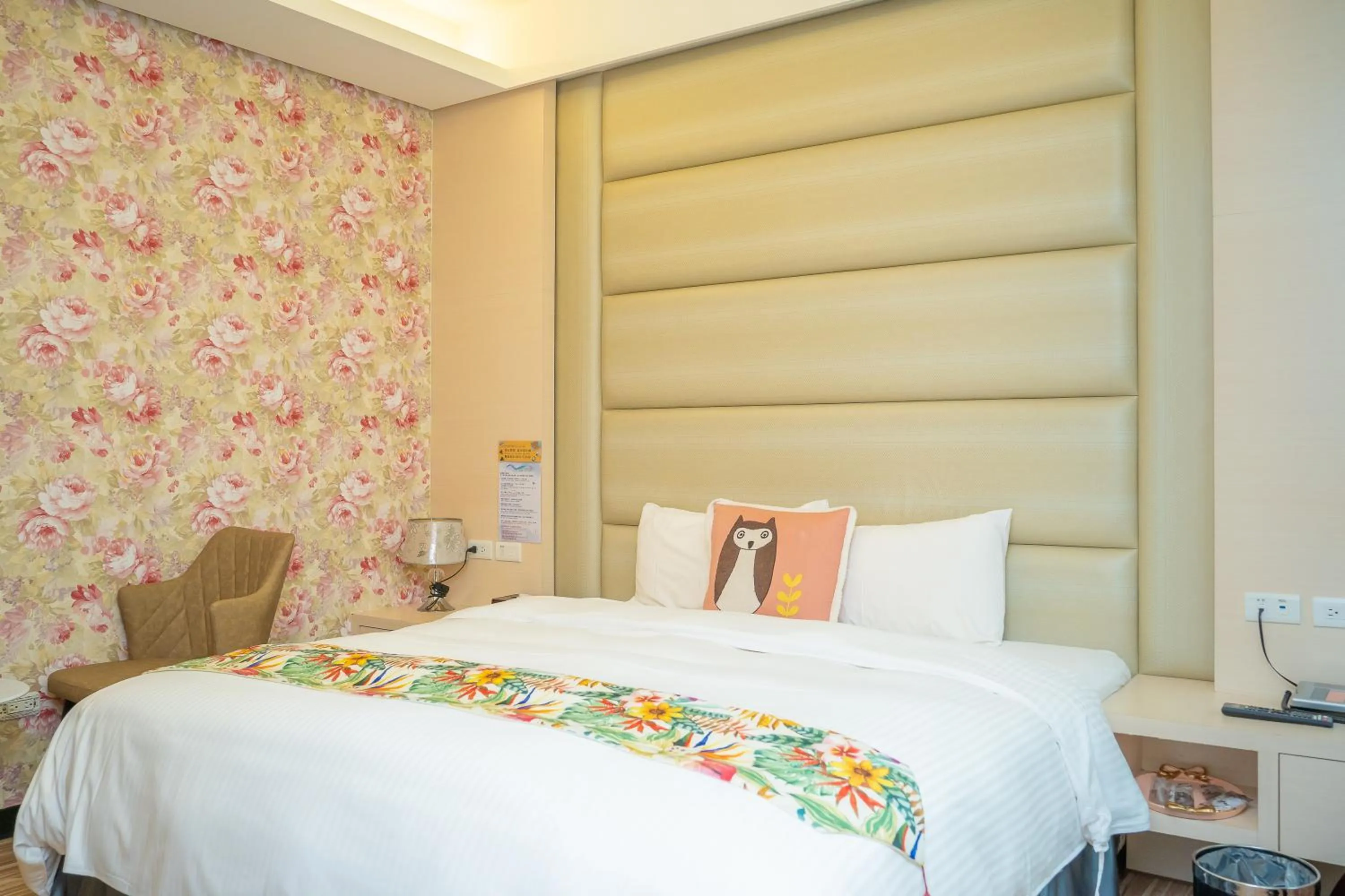 Bedroom, Bed in 日月潭天月水色民宿 (老街-停車-度假）skylight bnb