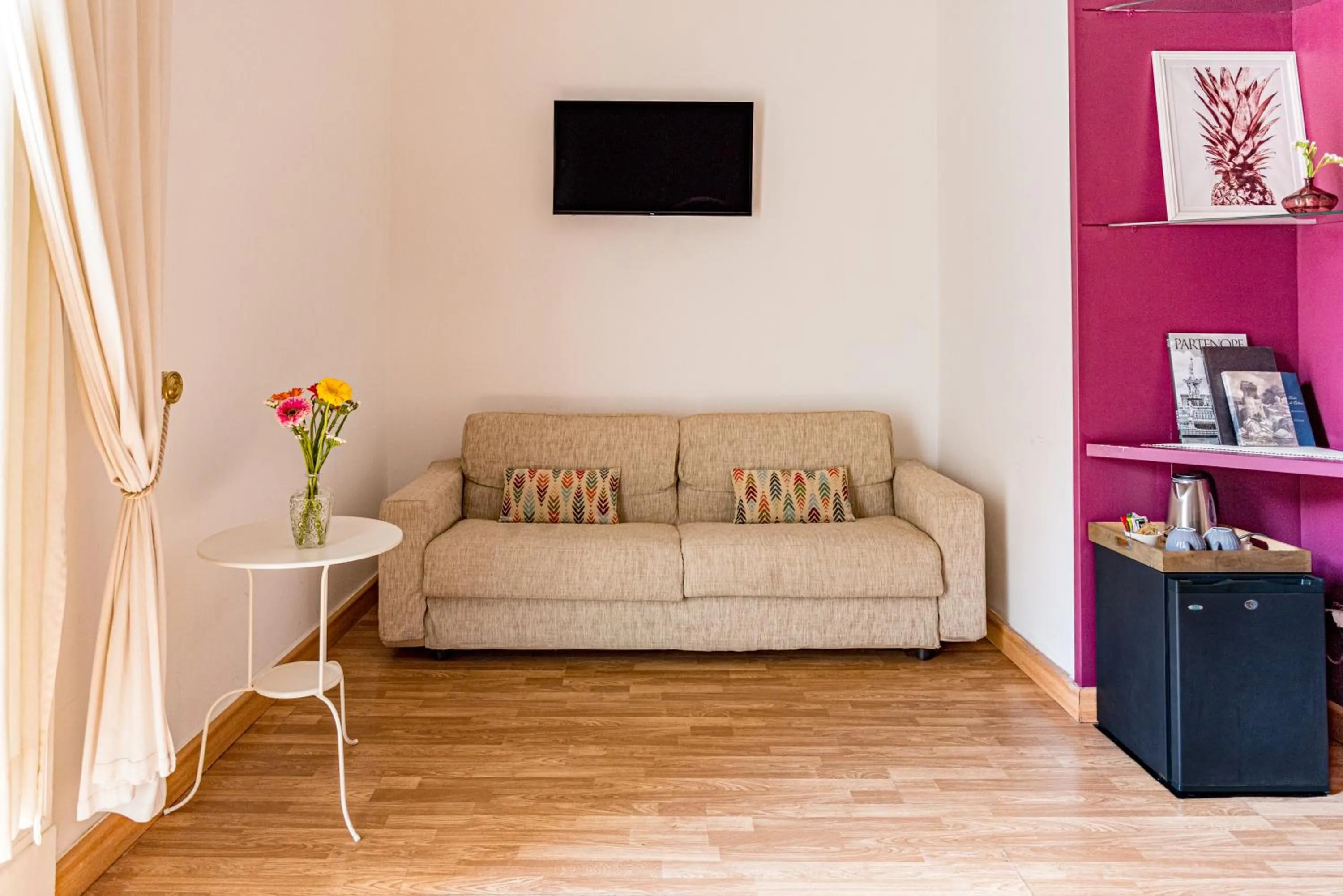 TV and multimedia in B&B Ruffo di Bagnara Palazzo Monumentale