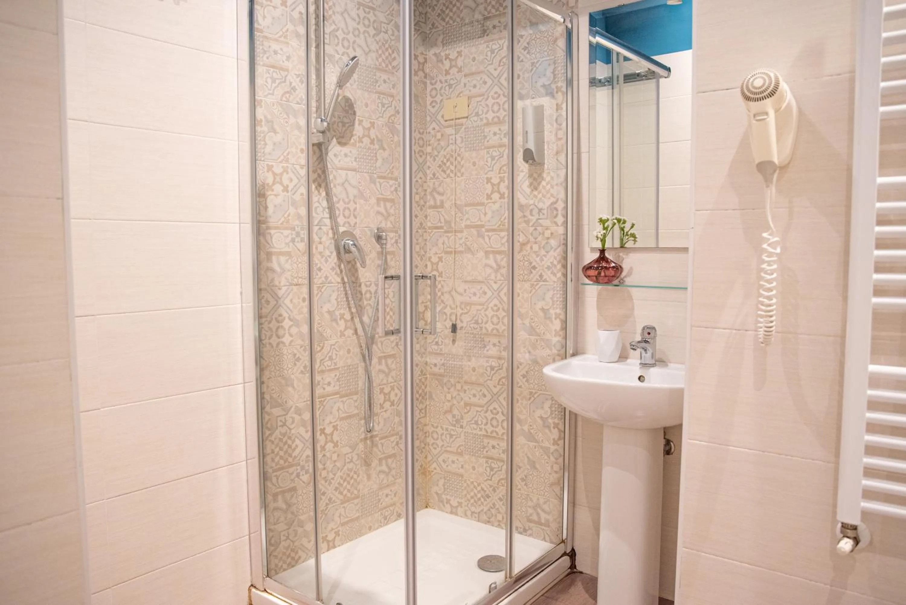 Shower in B&B Ruffo di Bagnara Palazzo Monumentale