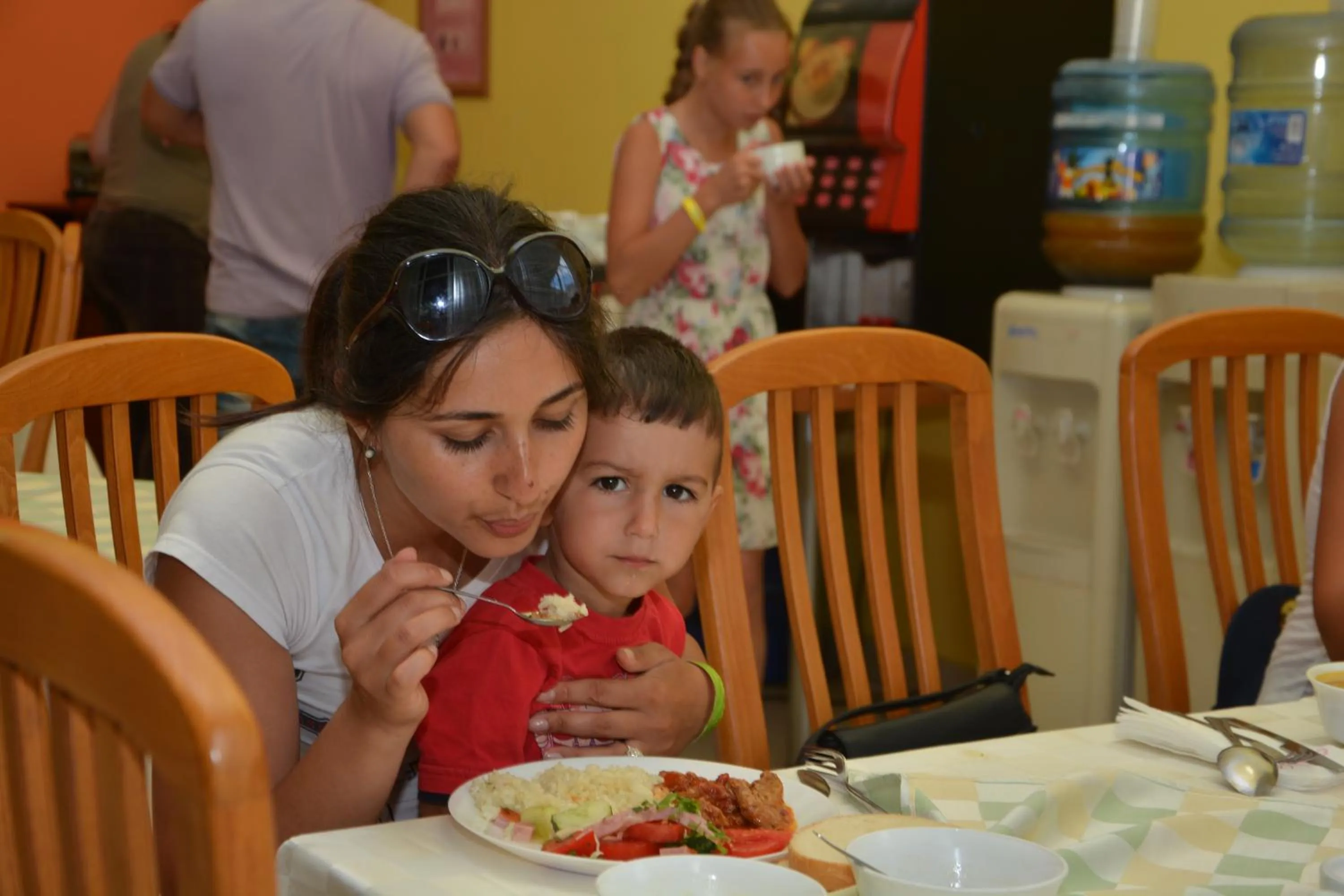 Meals in Ahilea Hotel - Free Pool Access